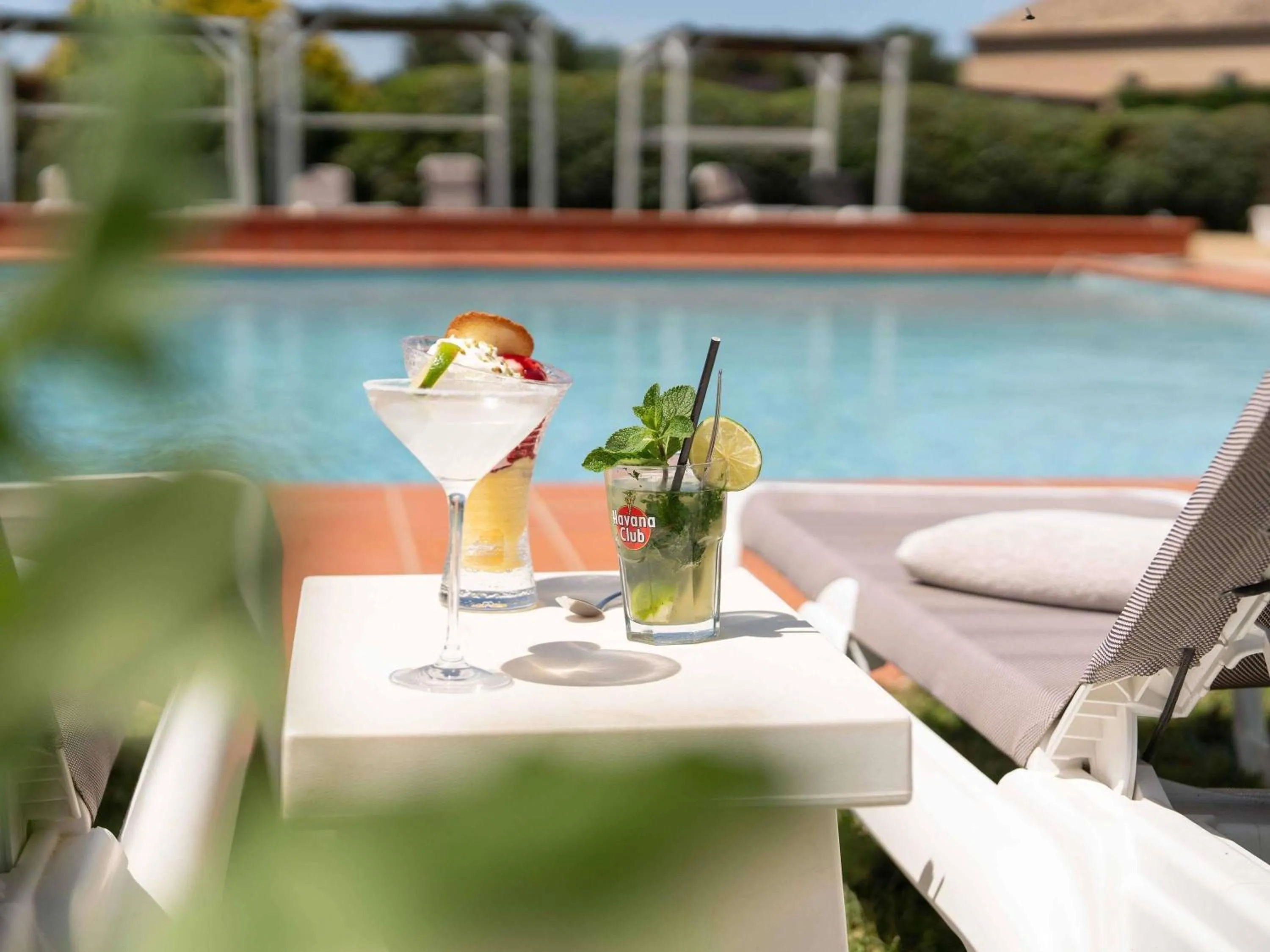 Lounge or bar in Mercure Aix-En-Provence Sainte-Victoire