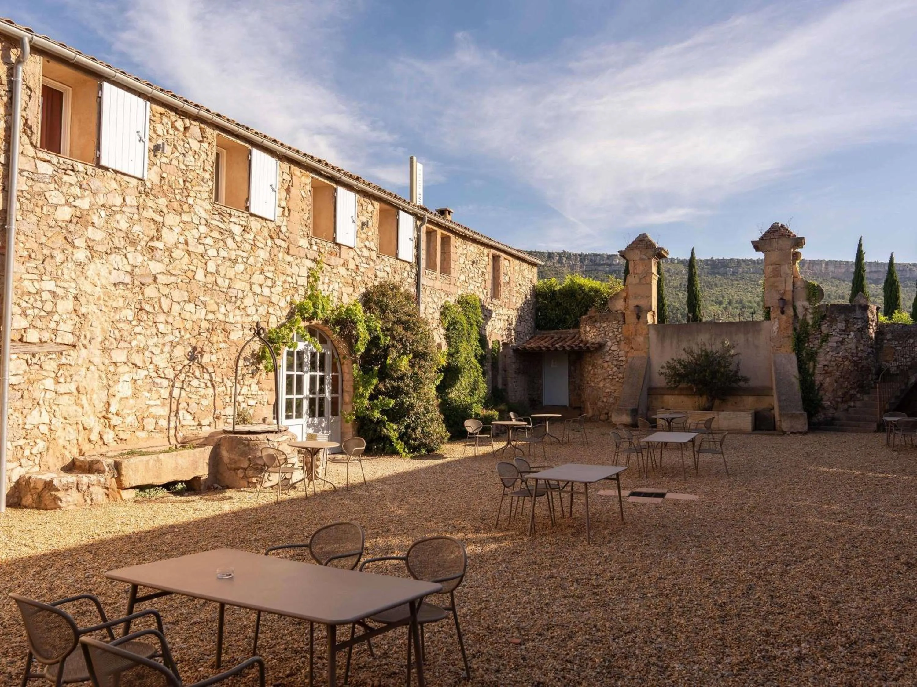 Property building in Mercure Aix-En-Provence Sainte-Victoire