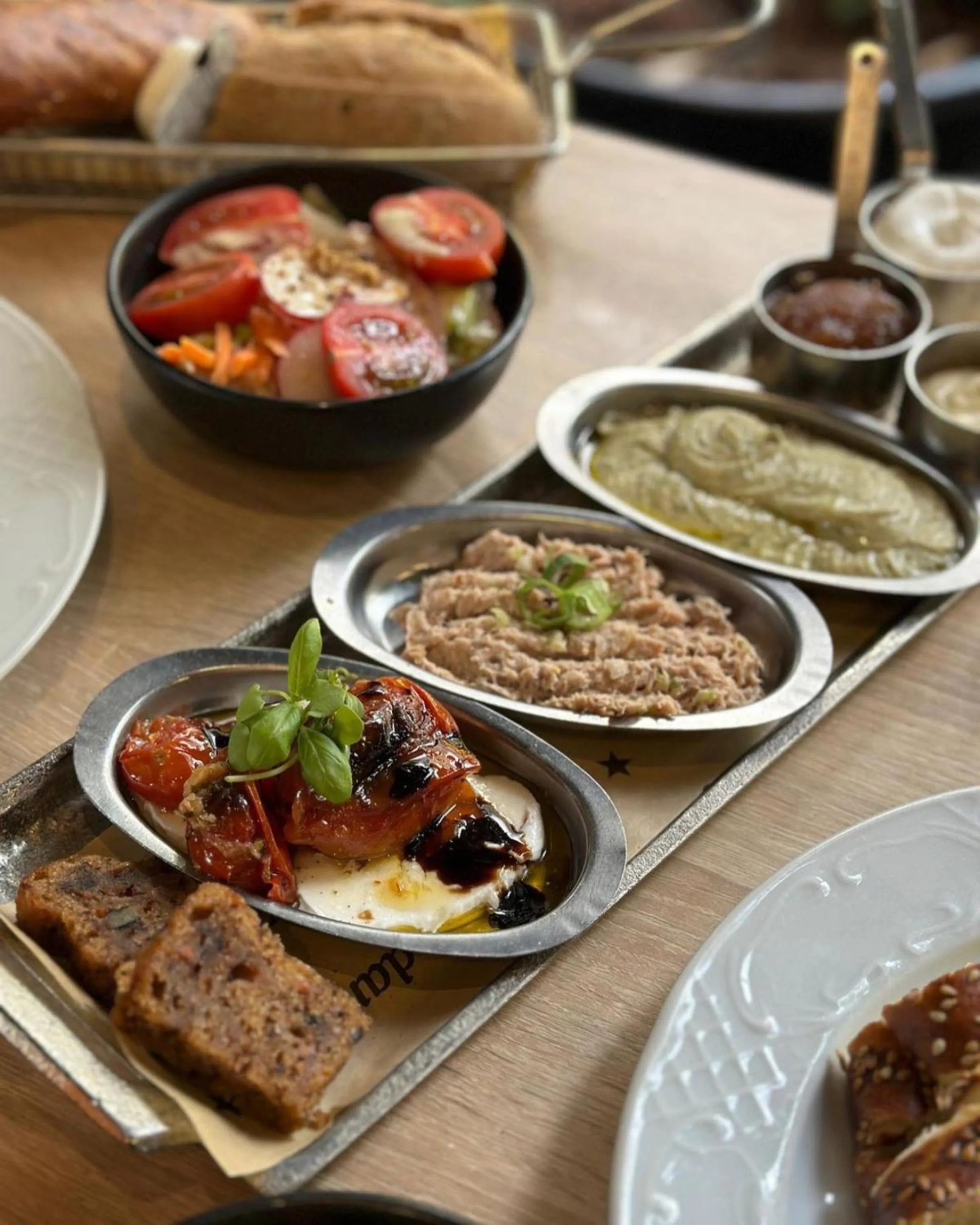 Restaurant/places to eat in Carmella Boutique Hotel