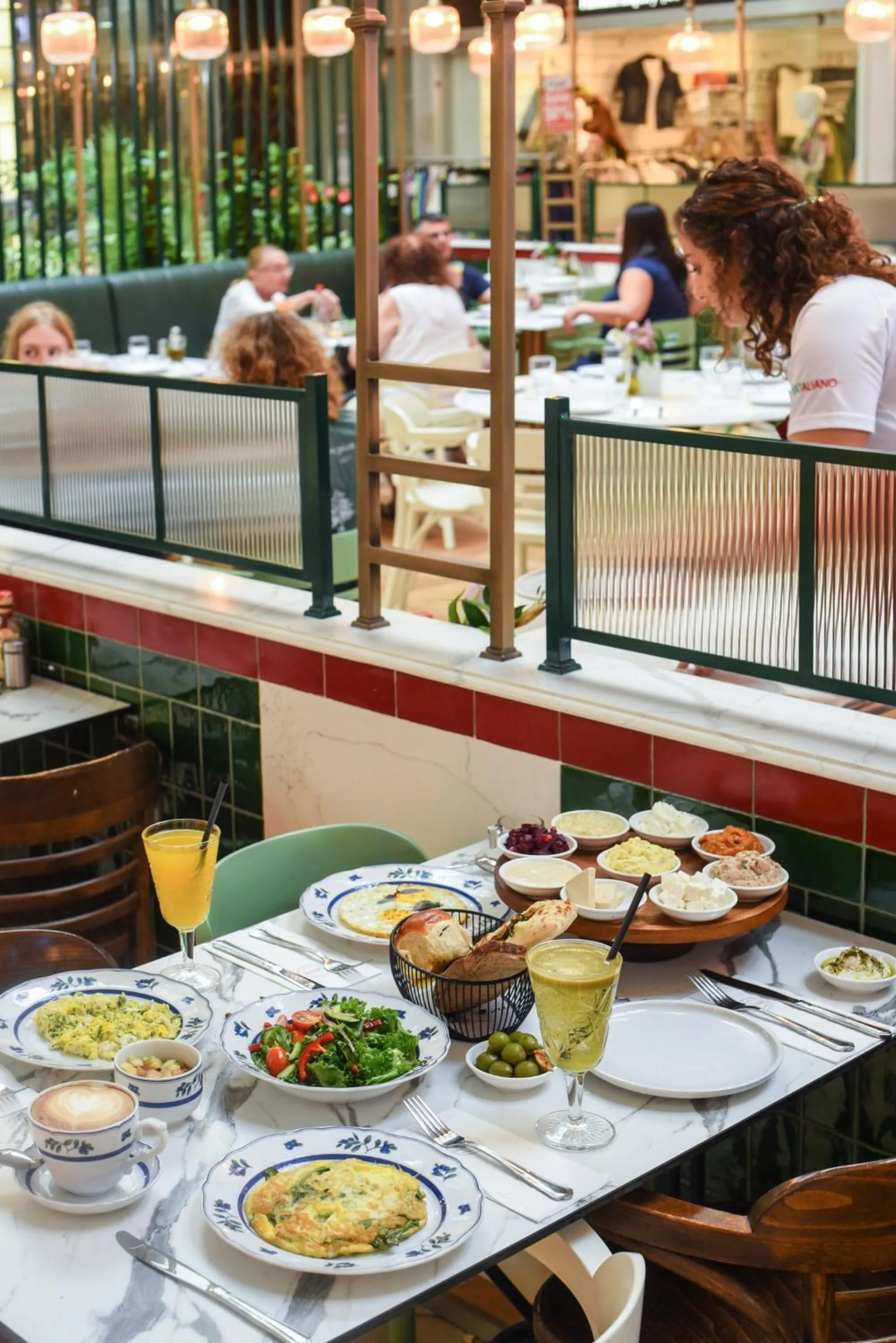 Restaurant/places to eat in Carmella Boutique Hotel