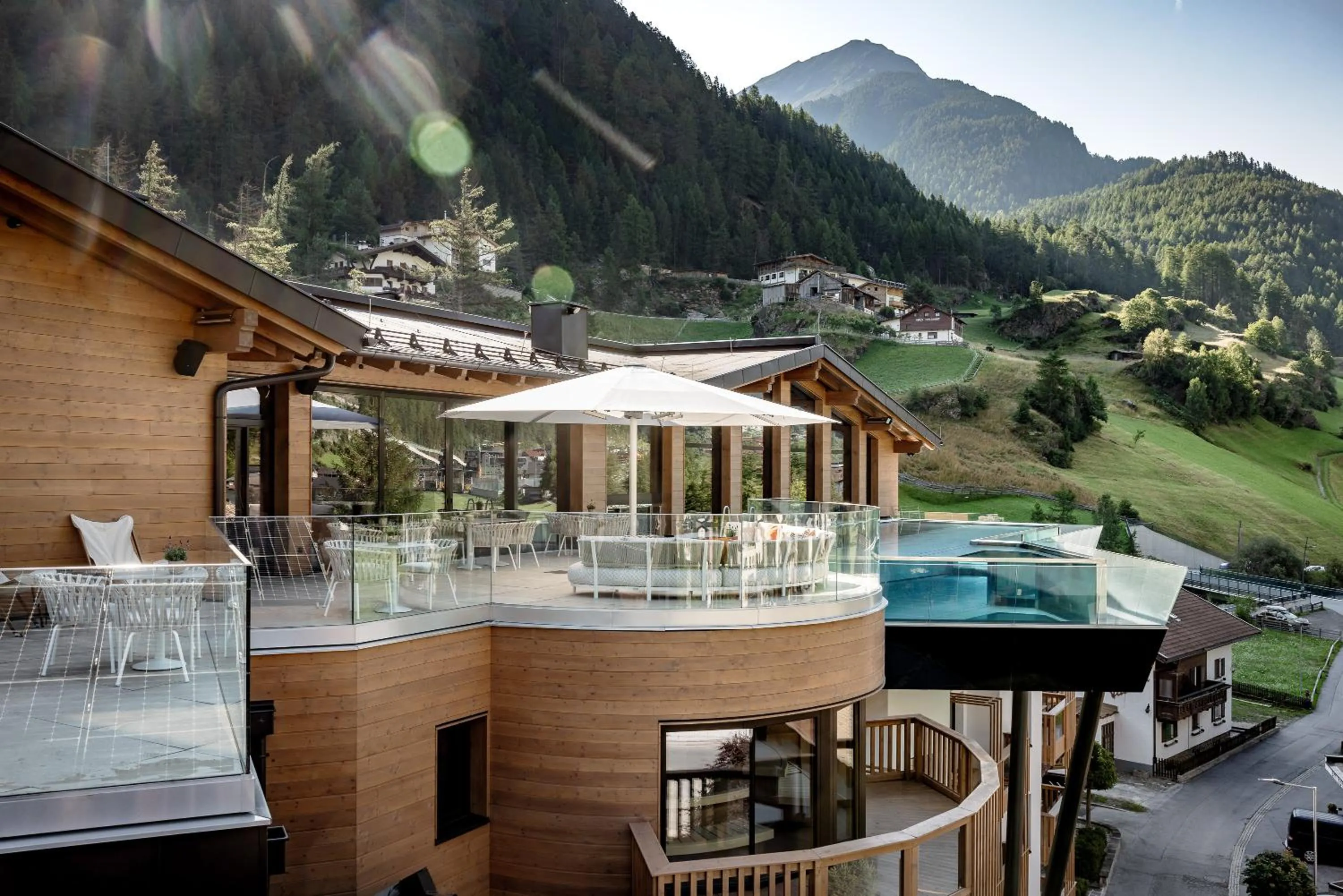 Swimming pool in Das Central – Alpine . Luxury . Life