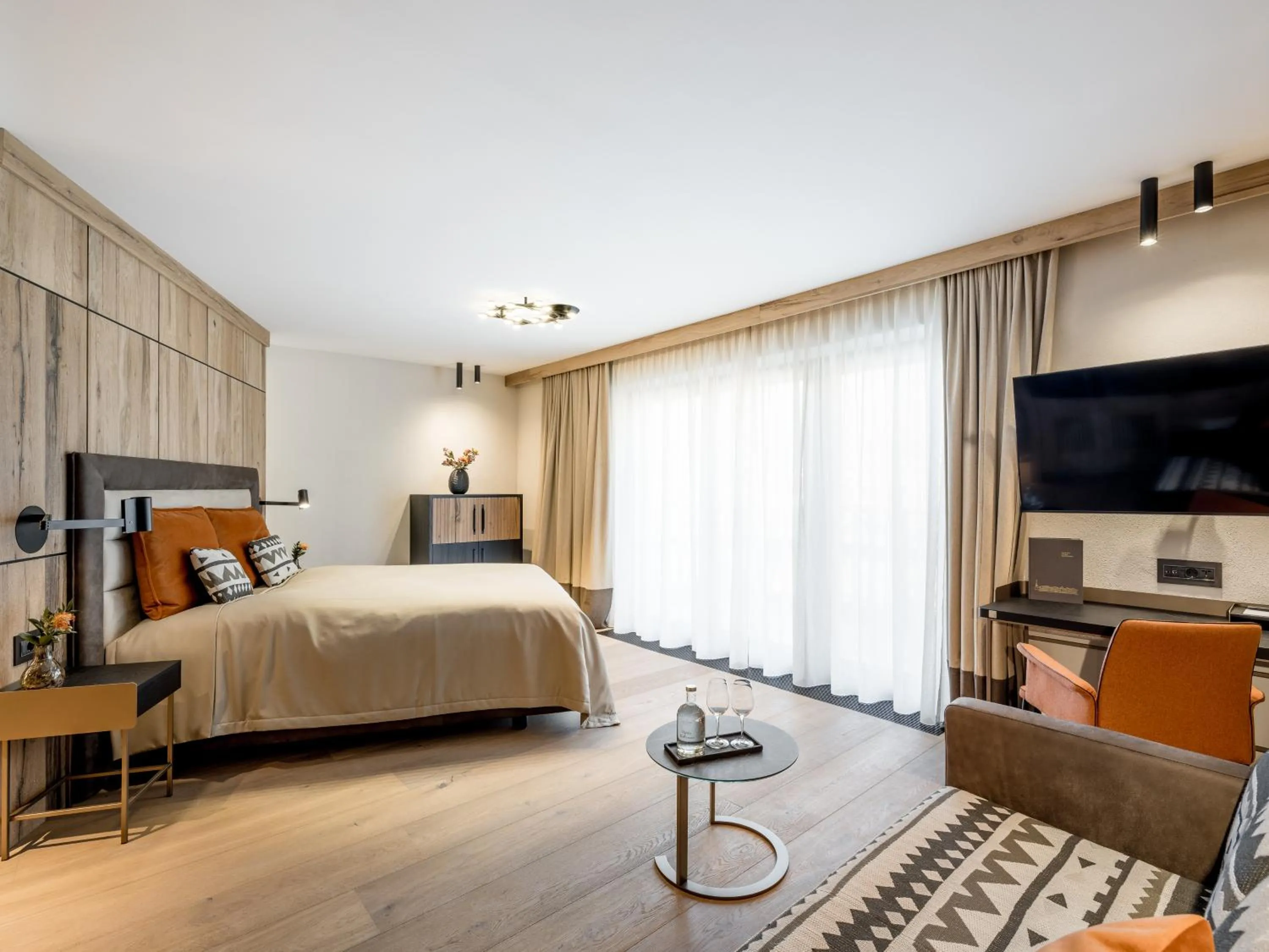 Bedroom, Bed in Das Central – Alpine . Luxury . Life