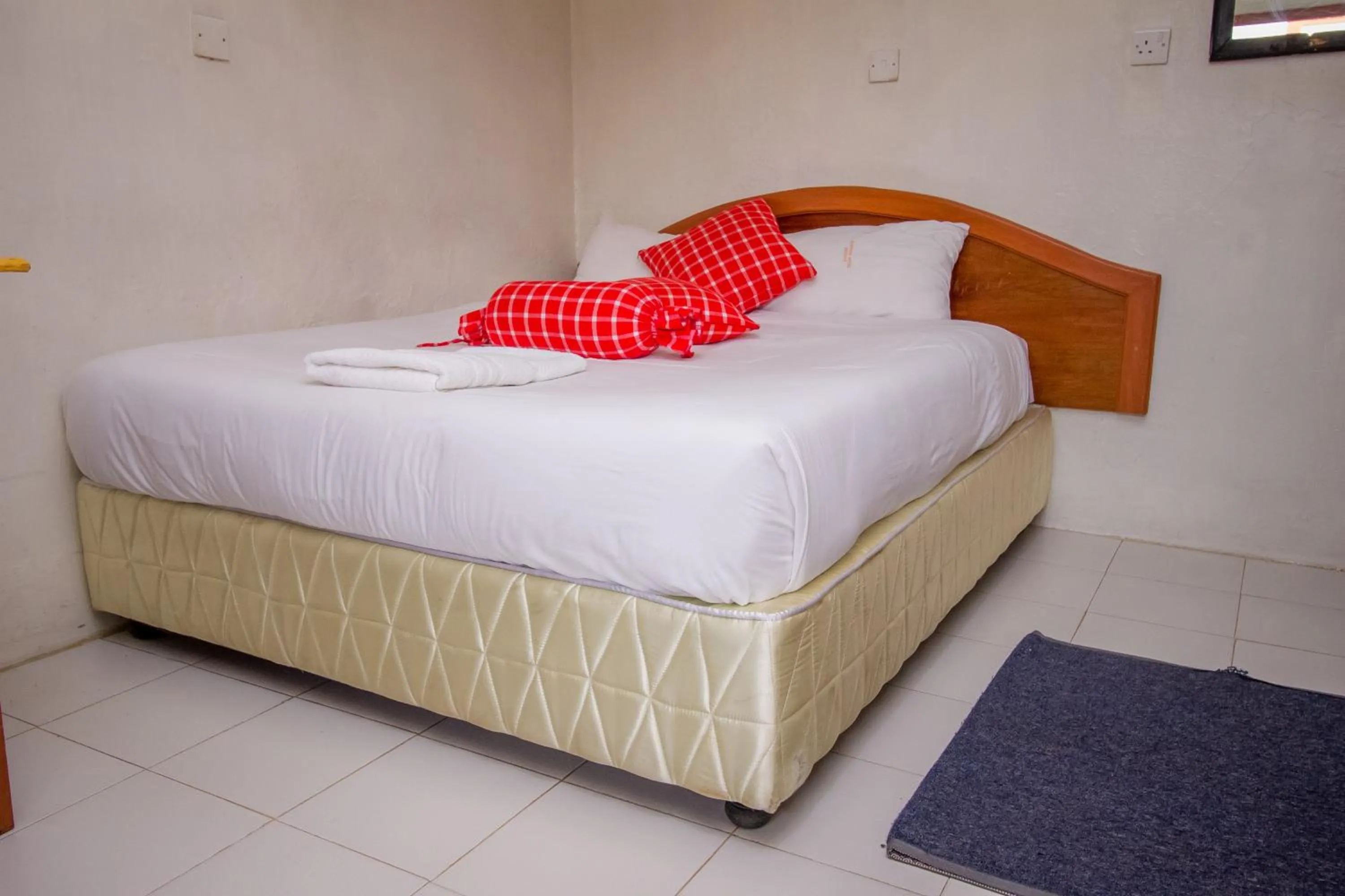 Bedroom in Sunshine Hotel Tengecha