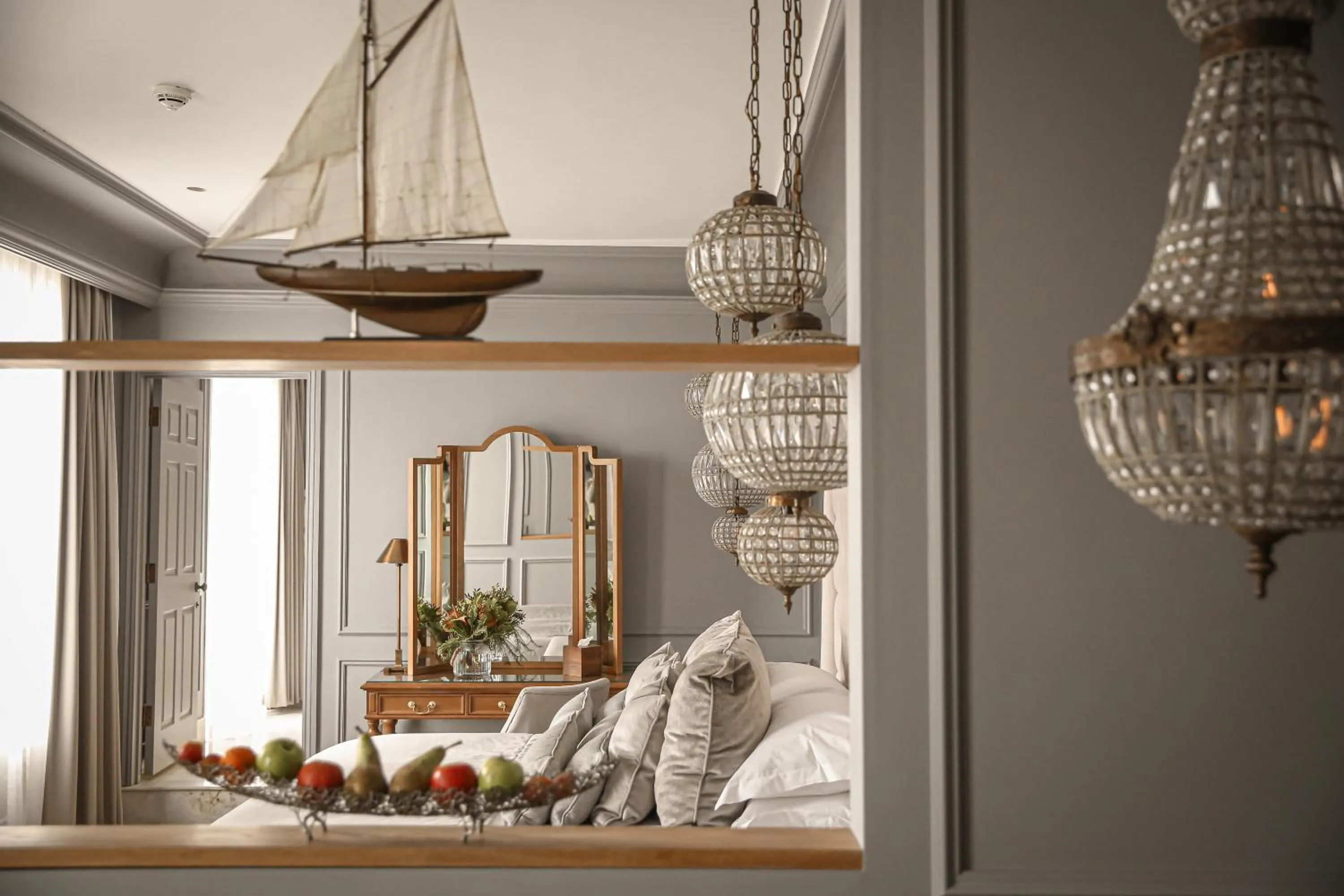 Bed in Lympstone Manor Hotel Restaurant & Vineyard - Relais & Chateaux