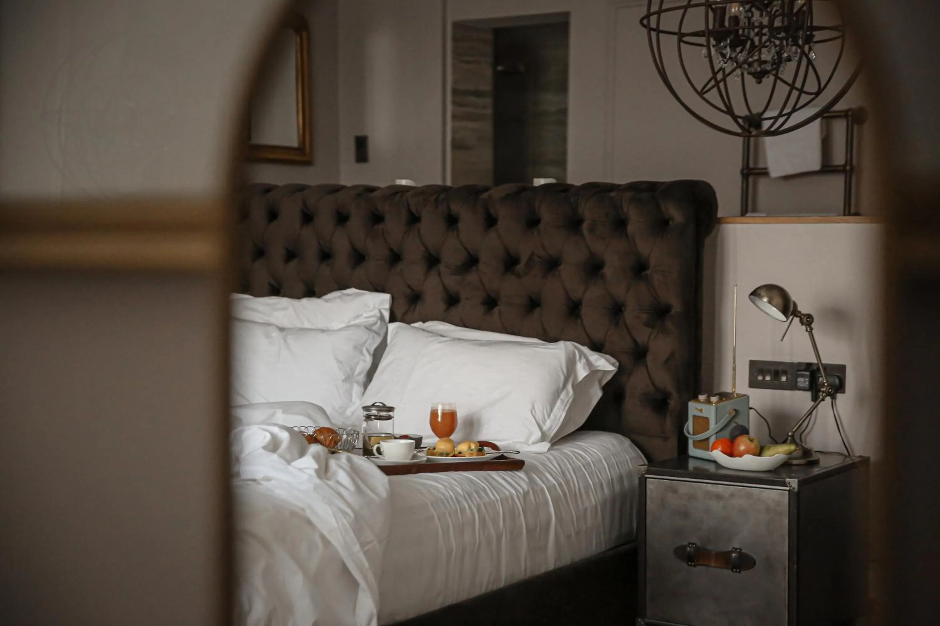 Breakfast, Bed in Lympstone Manor Hotel Restaurant & Vineyard - Relais & Chateaux