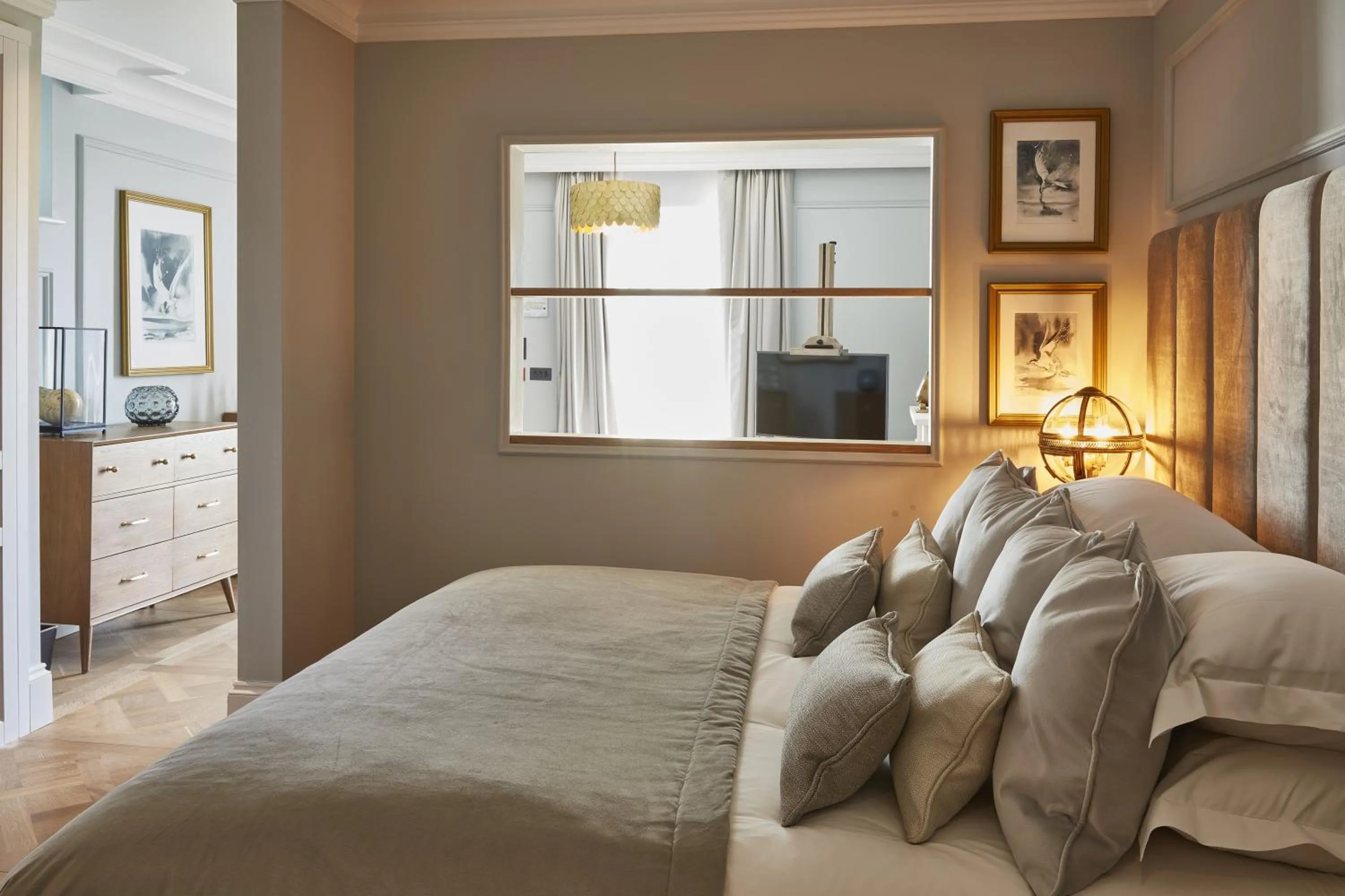 Bed in Lympstone Manor Hotel Restaurant & Vineyard - Relais & Chateaux