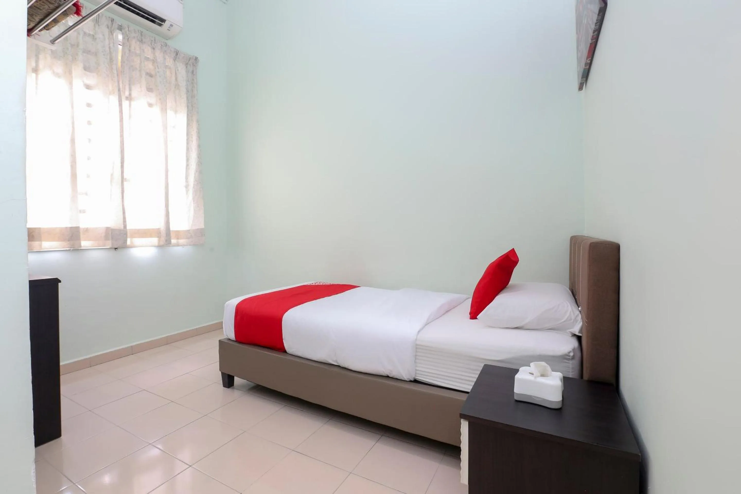 Bedroom, Bed in Hotel O Come Inn Premium