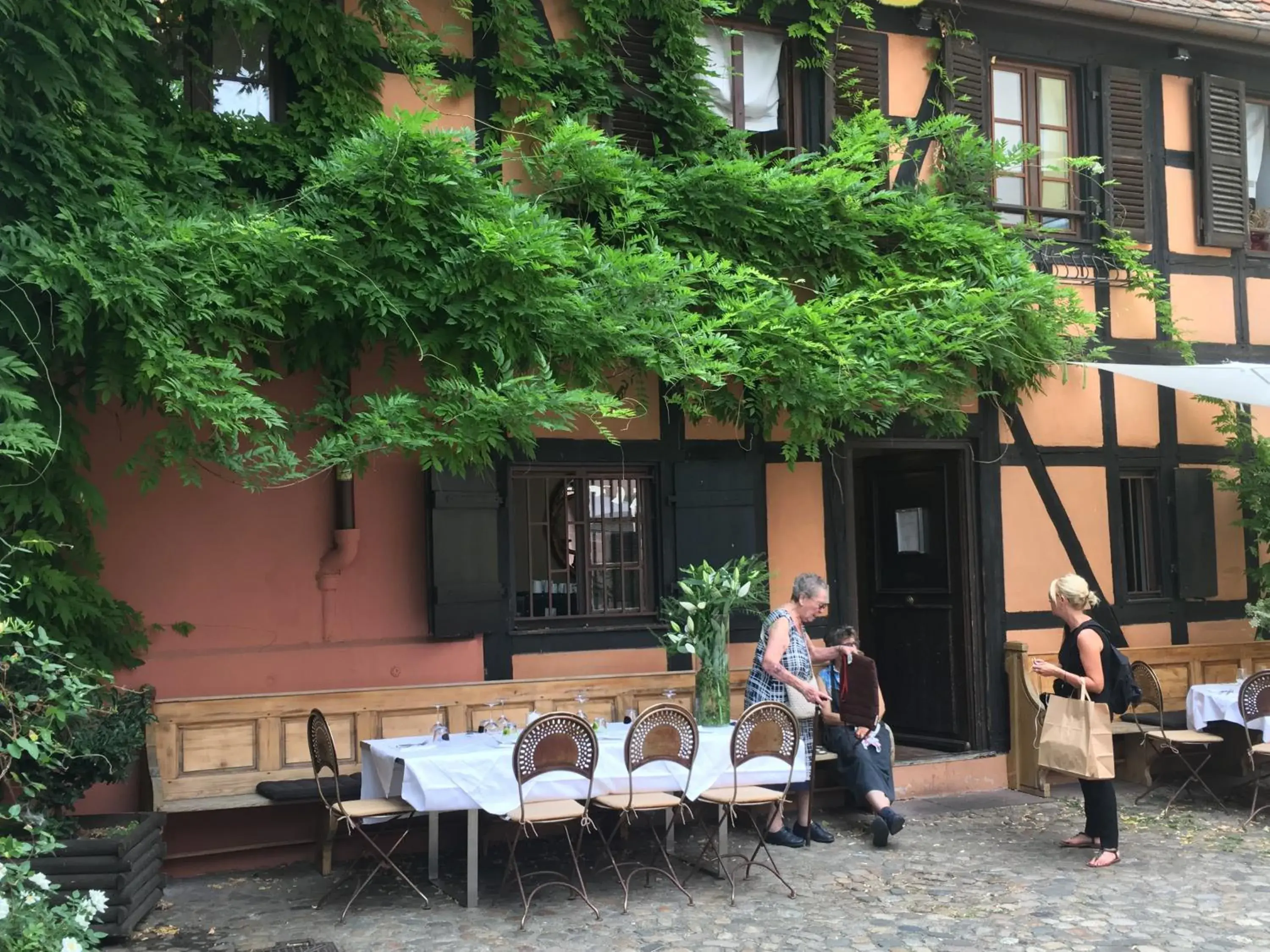 Facade/entrance in Hôtel Restaurant Le Chut - Petite France