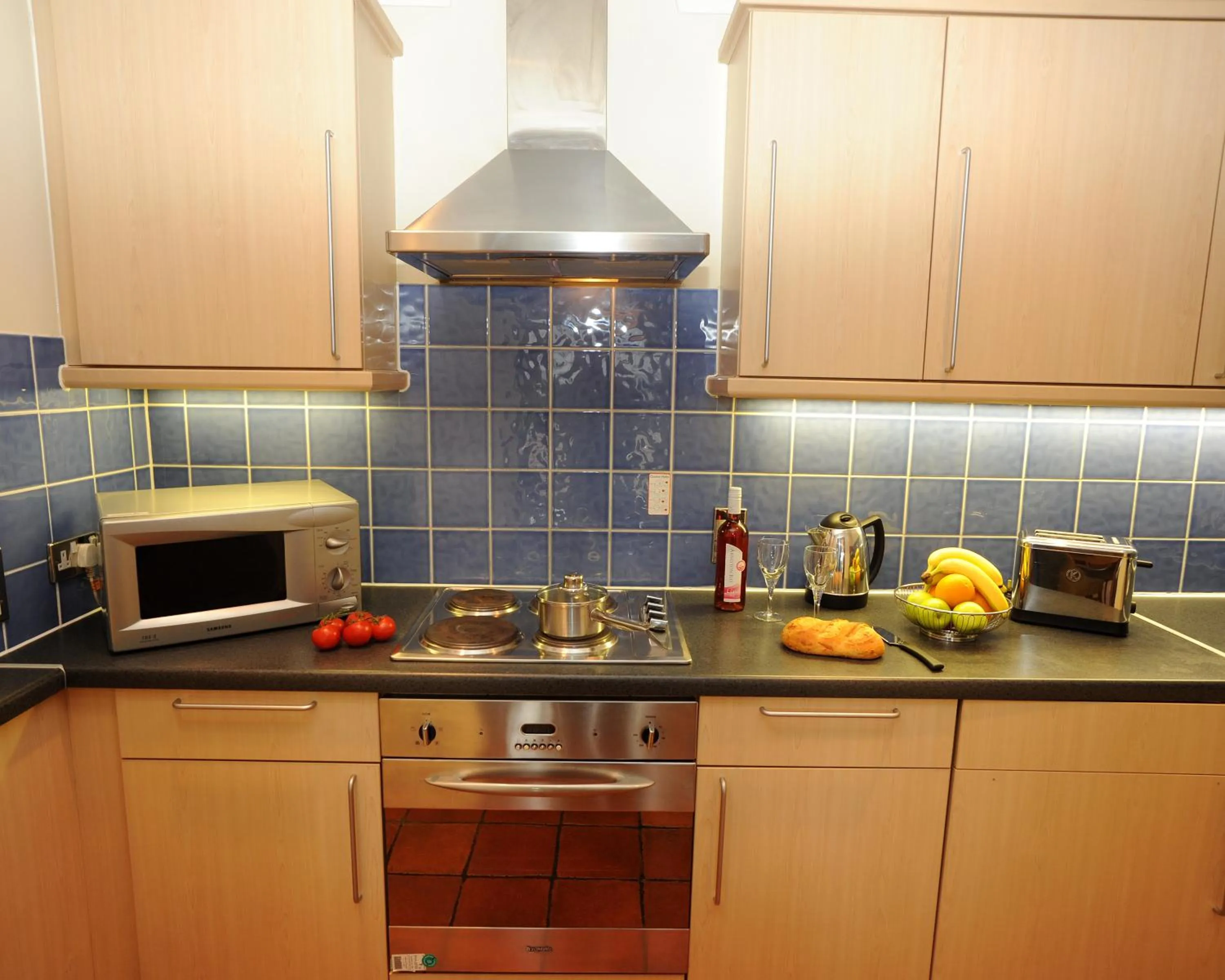 Kitchen or kitchenette in PREMIER SUITES Bristol Redcliffe