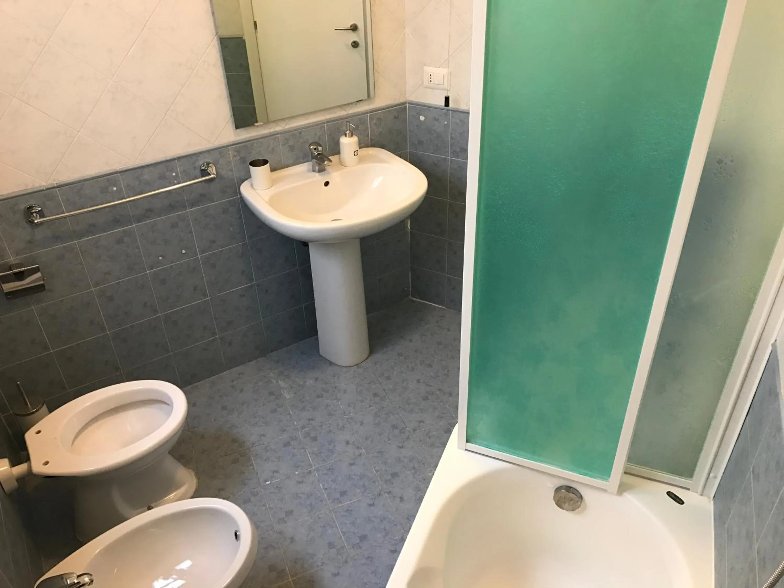 Bathroom in Dunant House