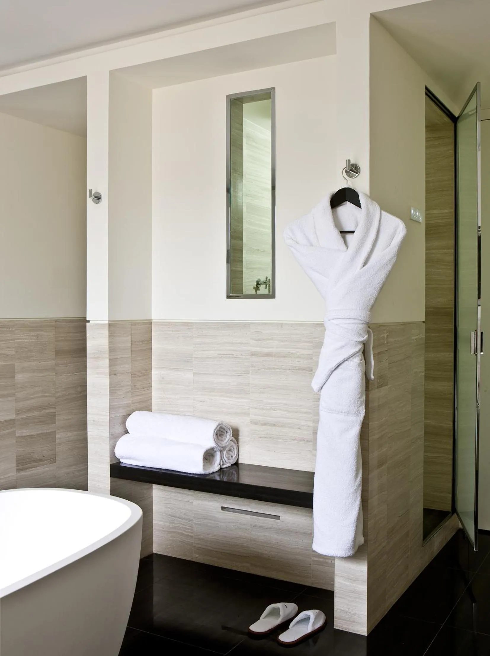 Bathroom in Hotel Marignan Champs-Elysées