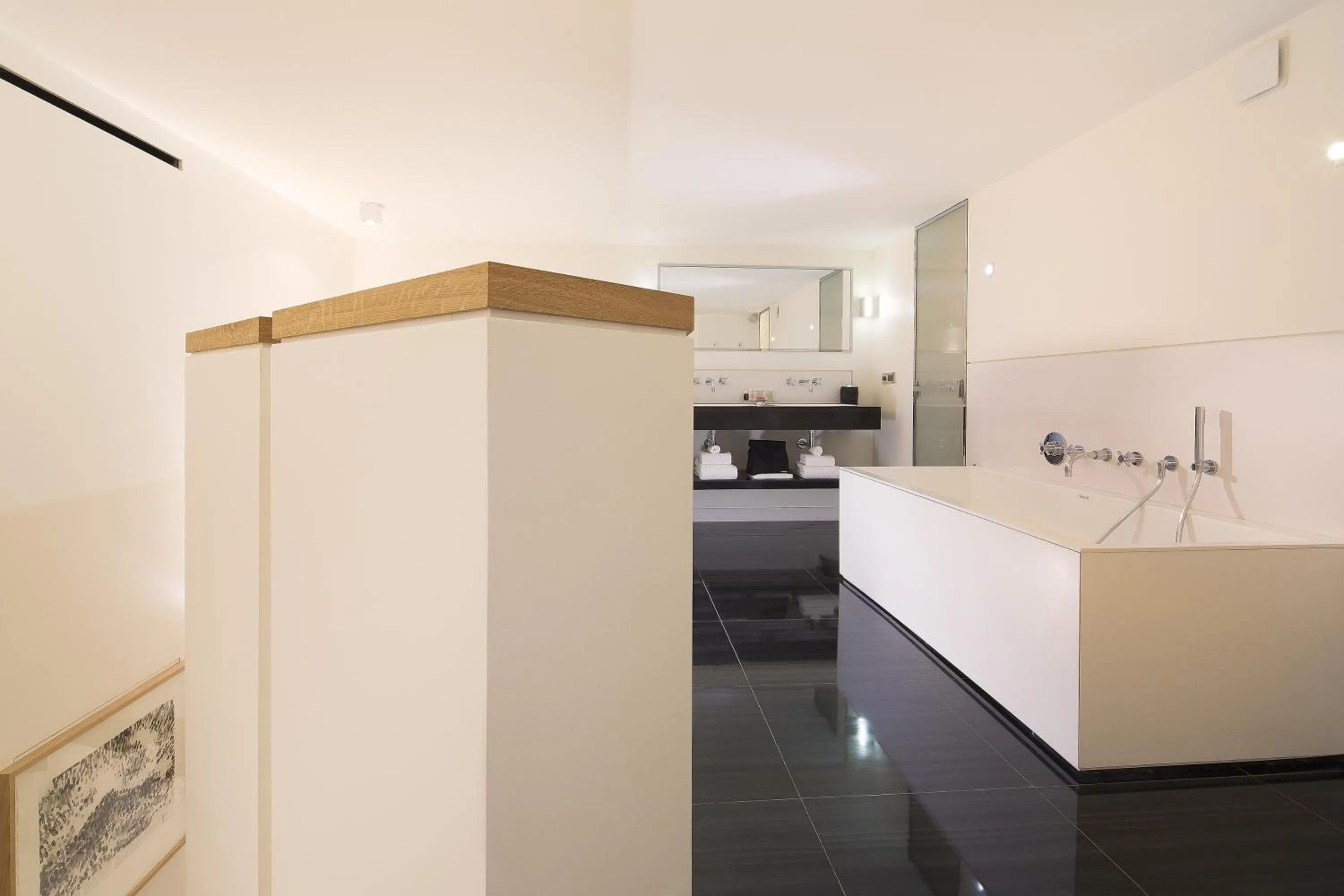 Bathroom in Hotel Marignan Champs-Elysées