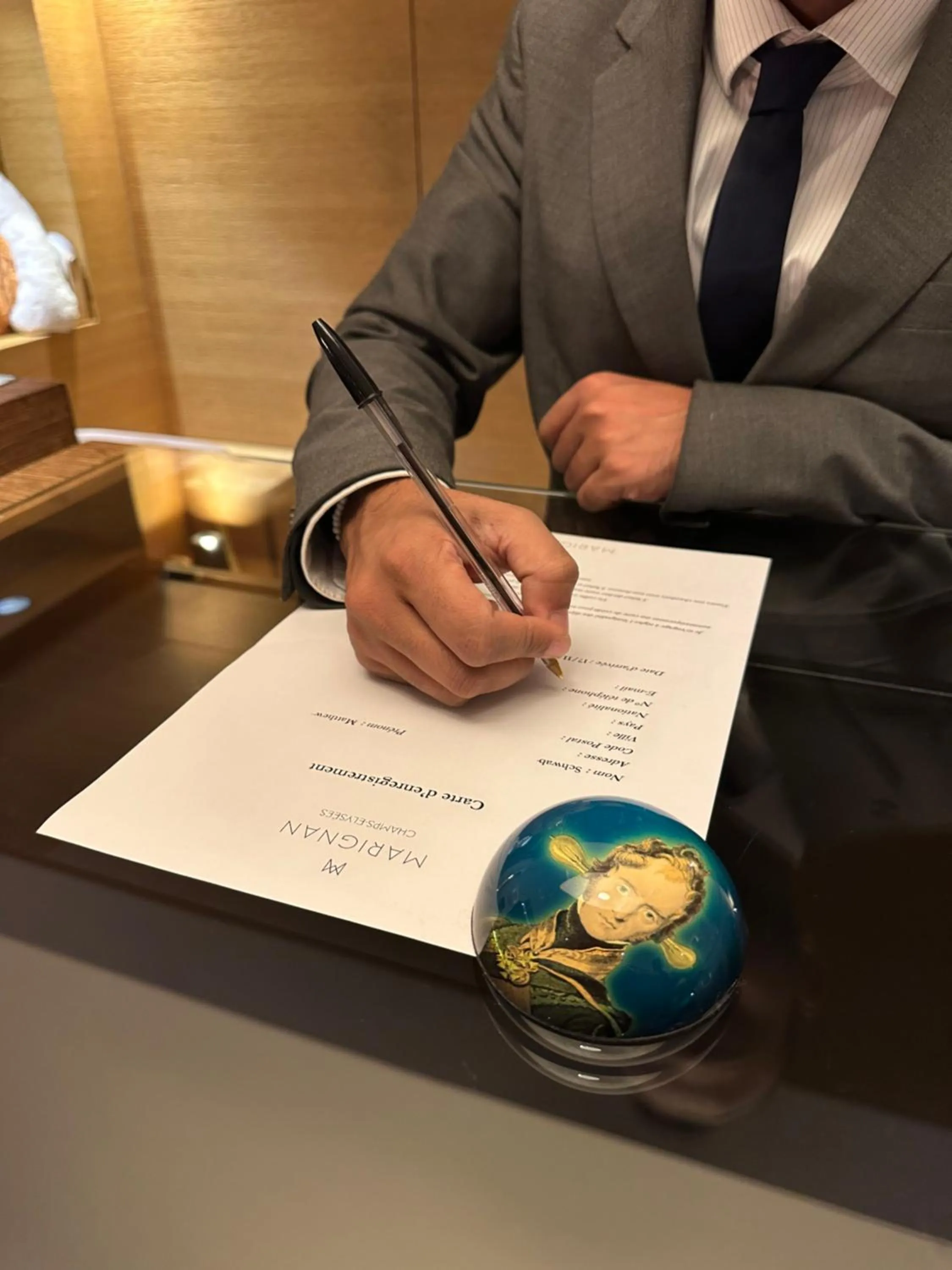 Lobby or reception in Hotel Marignan Champs-Elysées