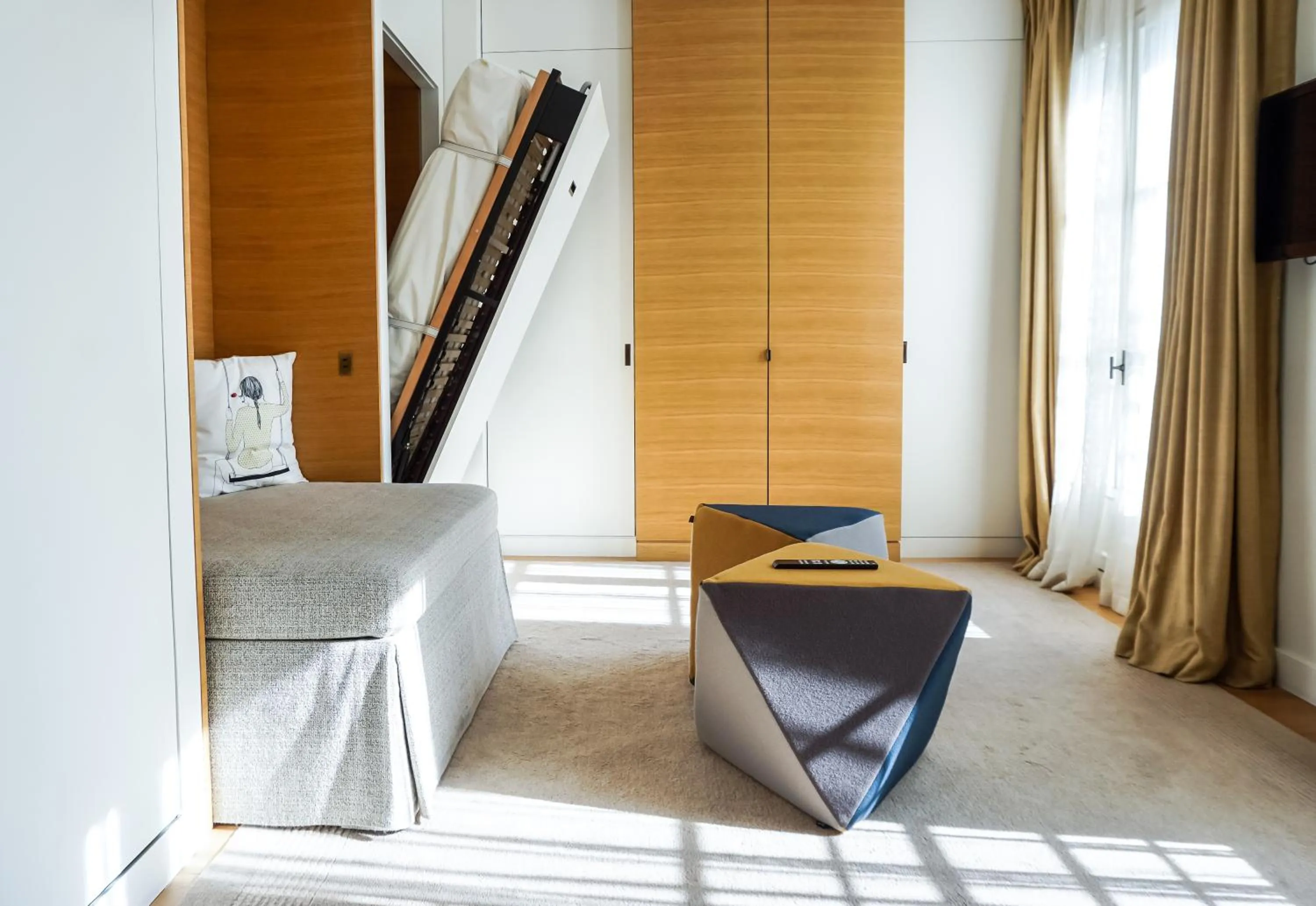 Bed in Hotel Marignan Champs-Elysées