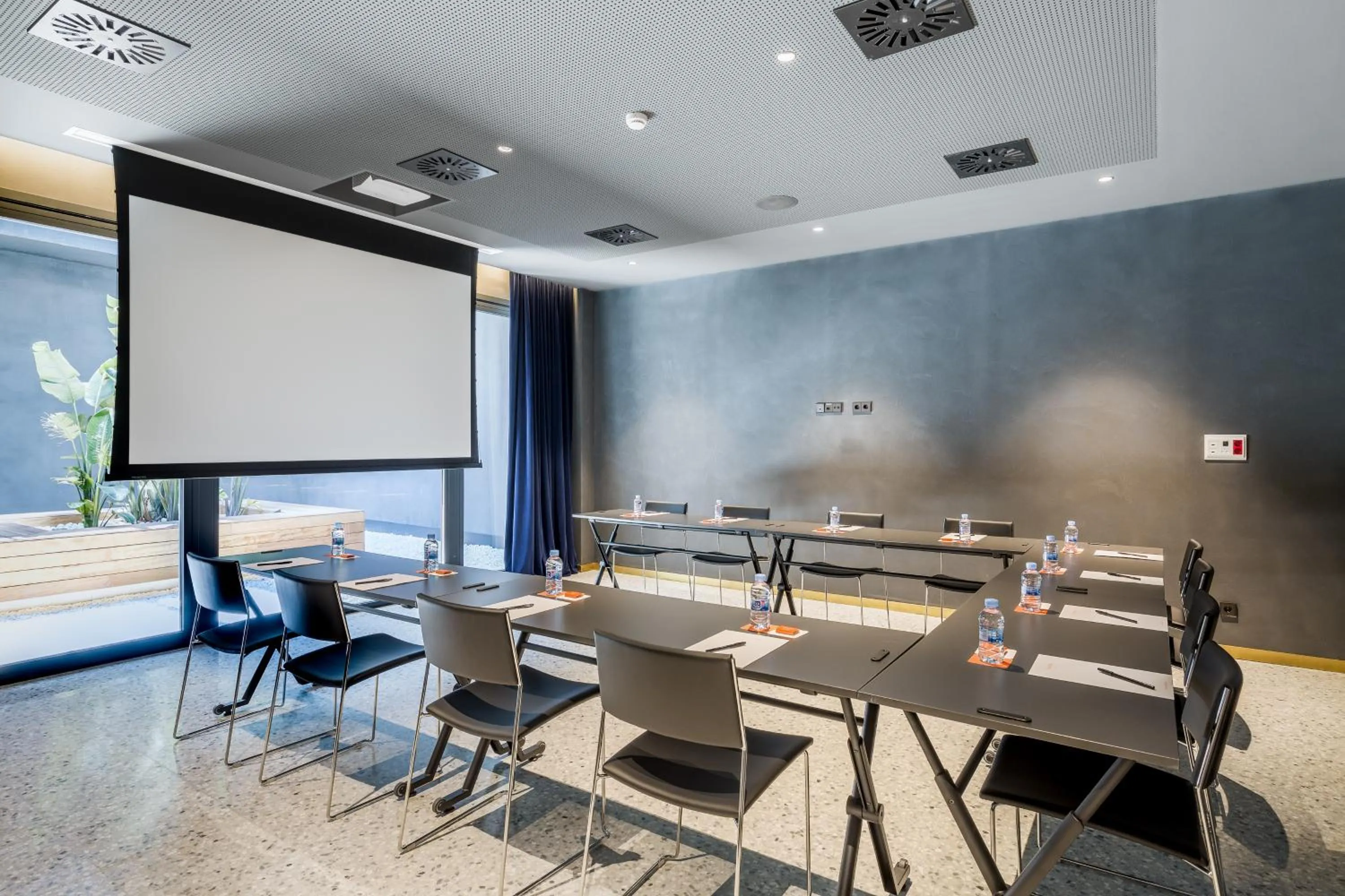 Business facilities in Room Mate Collection Gerard, Barcelona