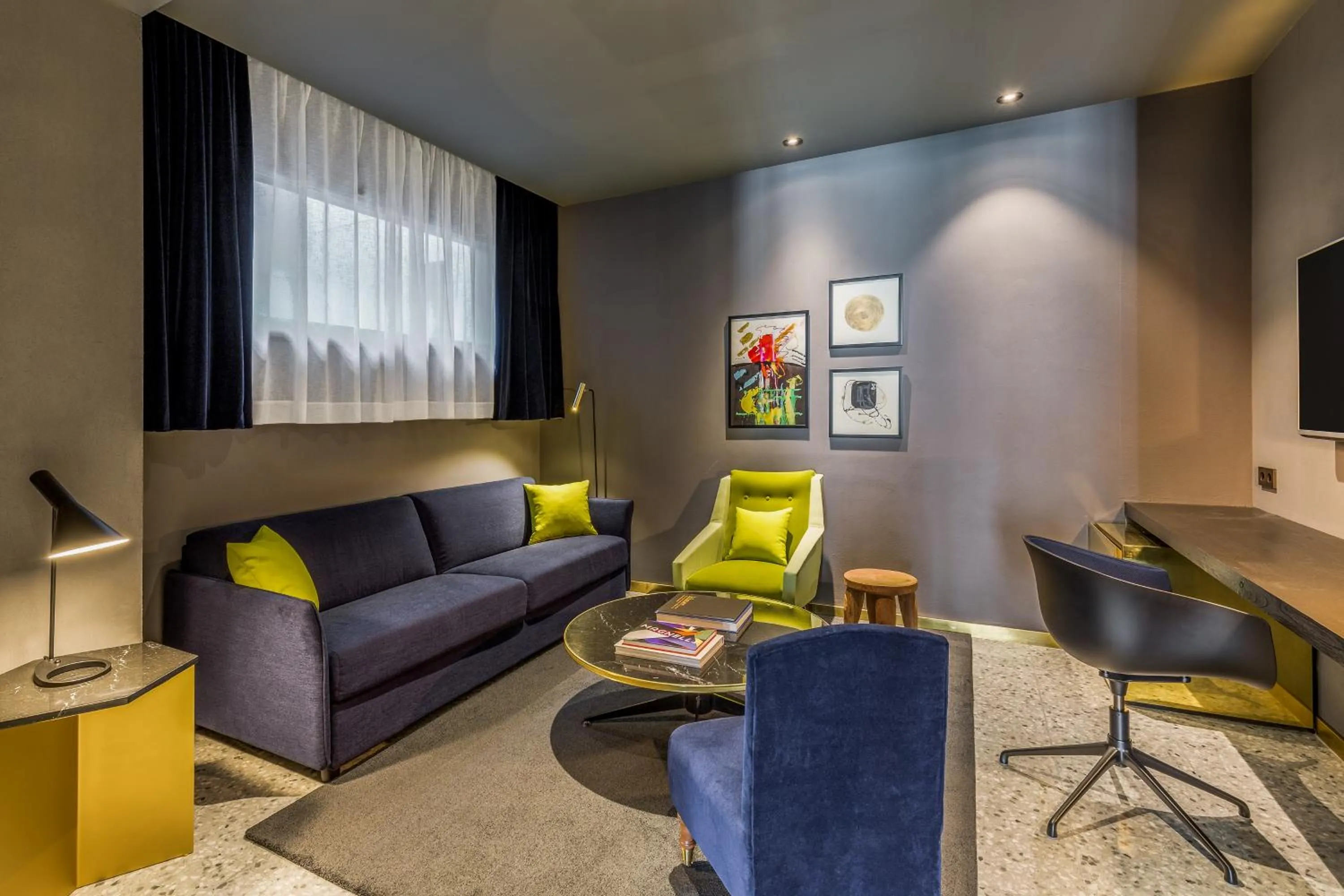 Seating area in Room Mate Collection Gerard, Barcelona