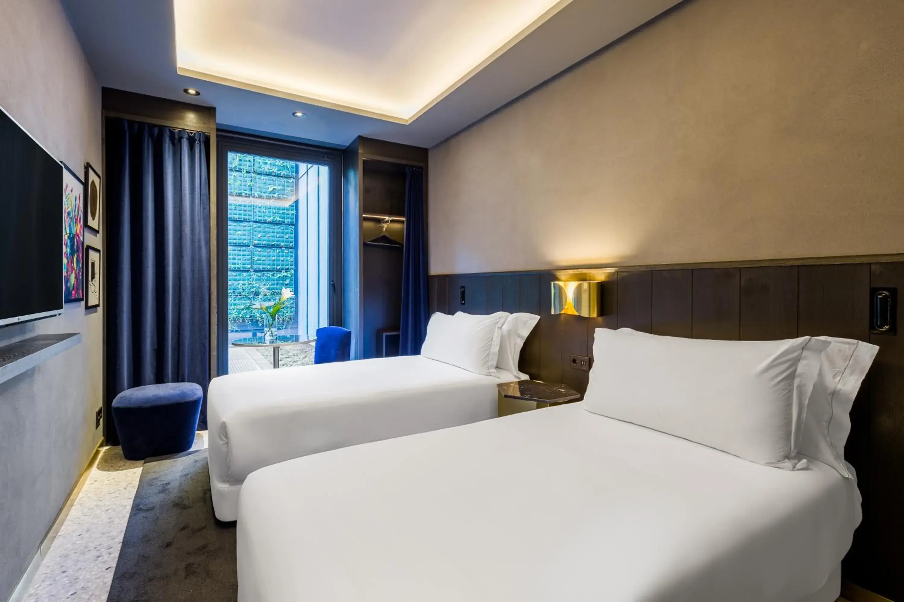 Standard Double Room in Room Mate Collection Gerard, Barcelona Standard Double Room in Room Mate Collection Gerard, Barcelona