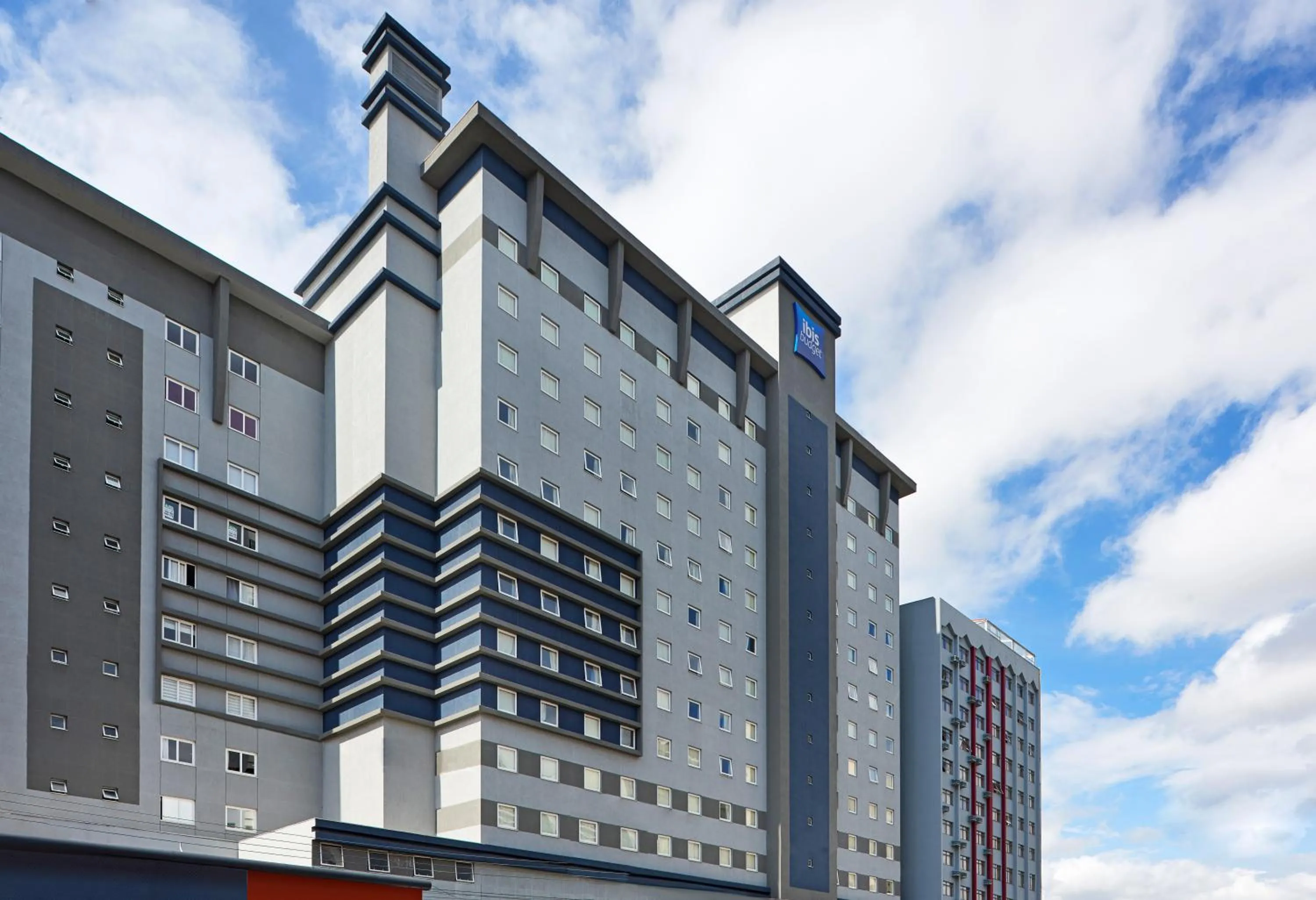Property building in ibis budget Curitiba Centro