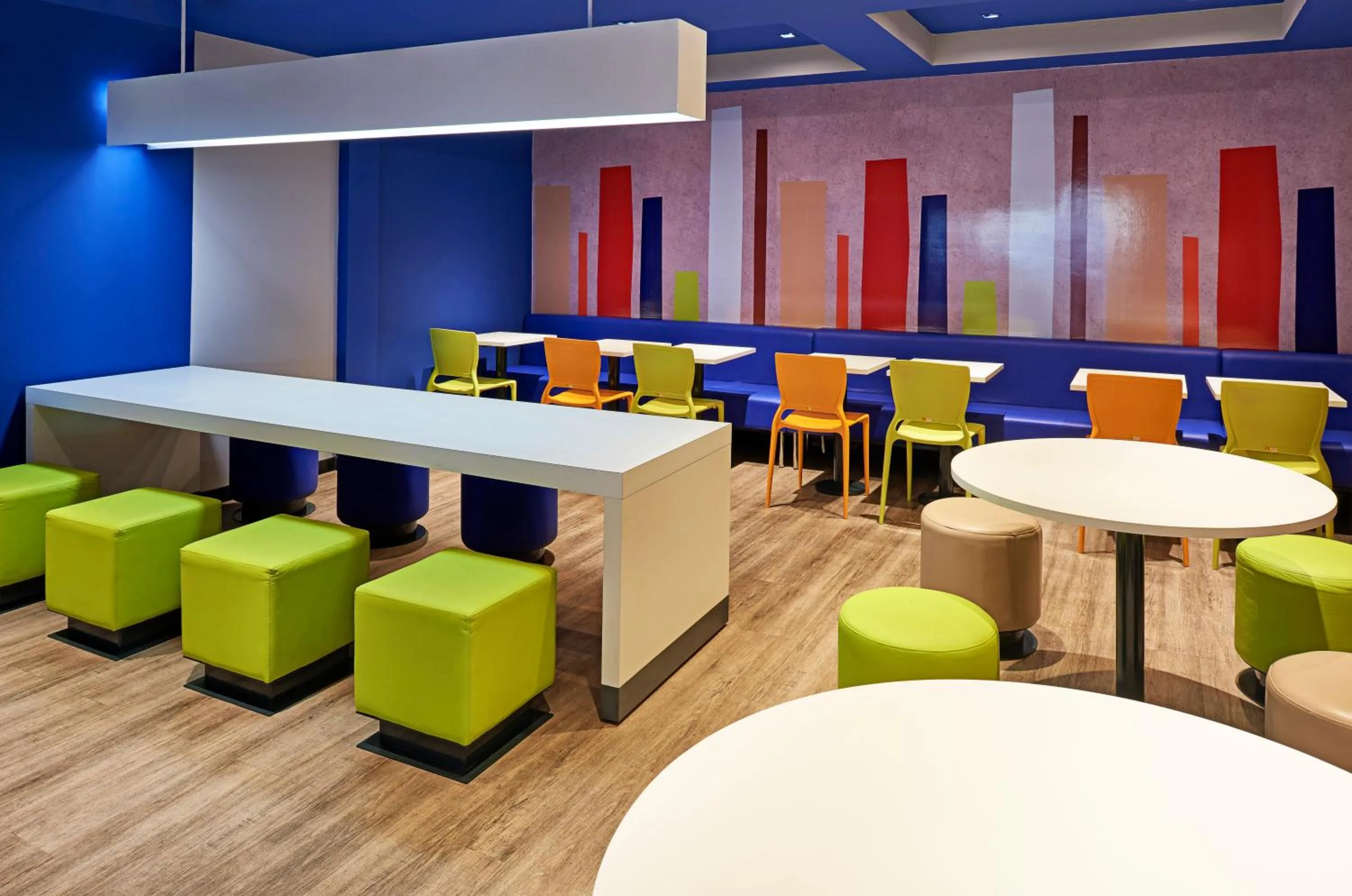 Restaurant/places to eat in ibis budget Curitiba Centro