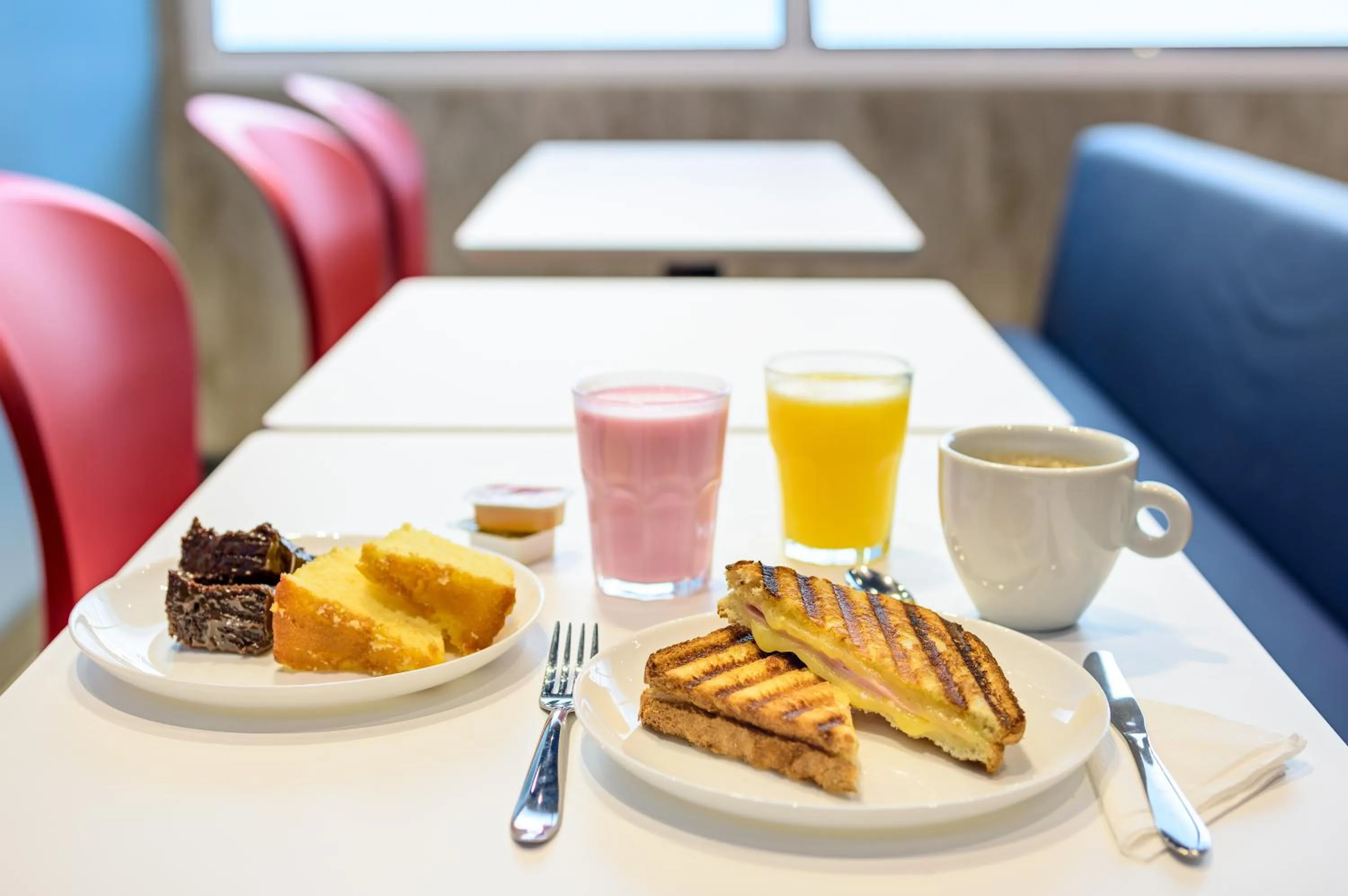 Food and drinks in ibis budget Curitiba Centro