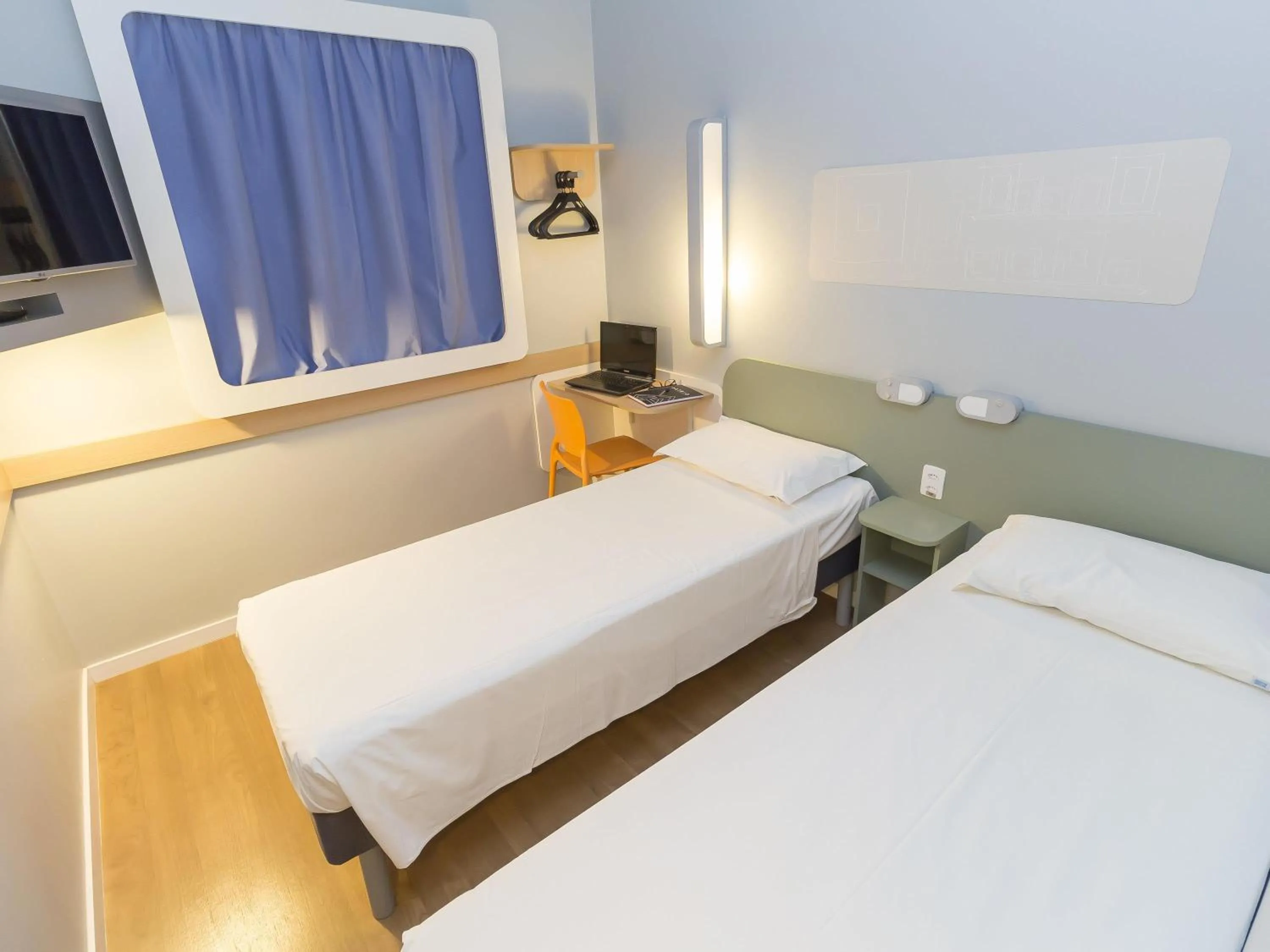 Bedroom, Bed in ibis budget Blumenau