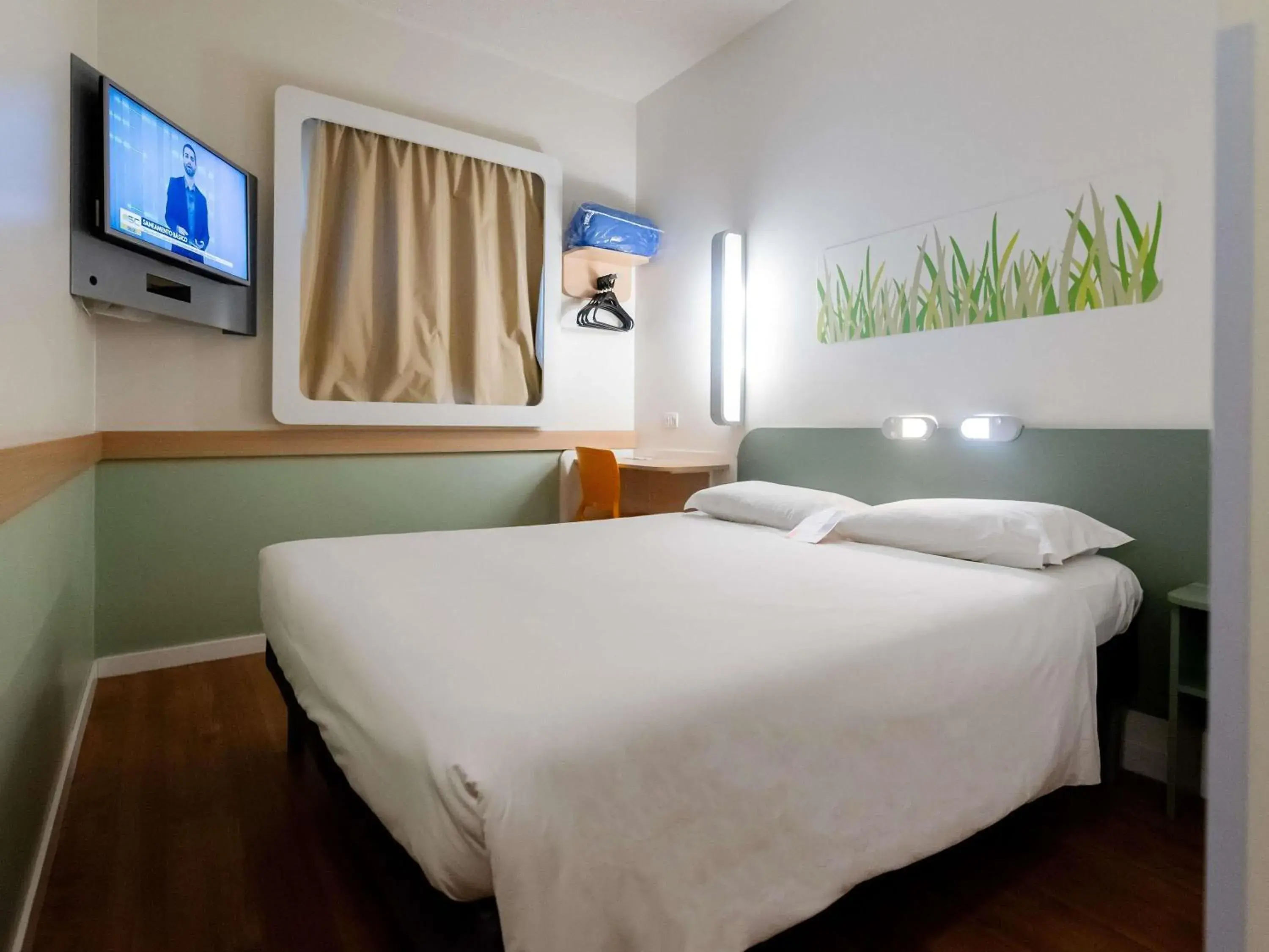 Bedroom, Bed in ibis budget Blumenau Bedroom, Bed in ibis budget Blumenau