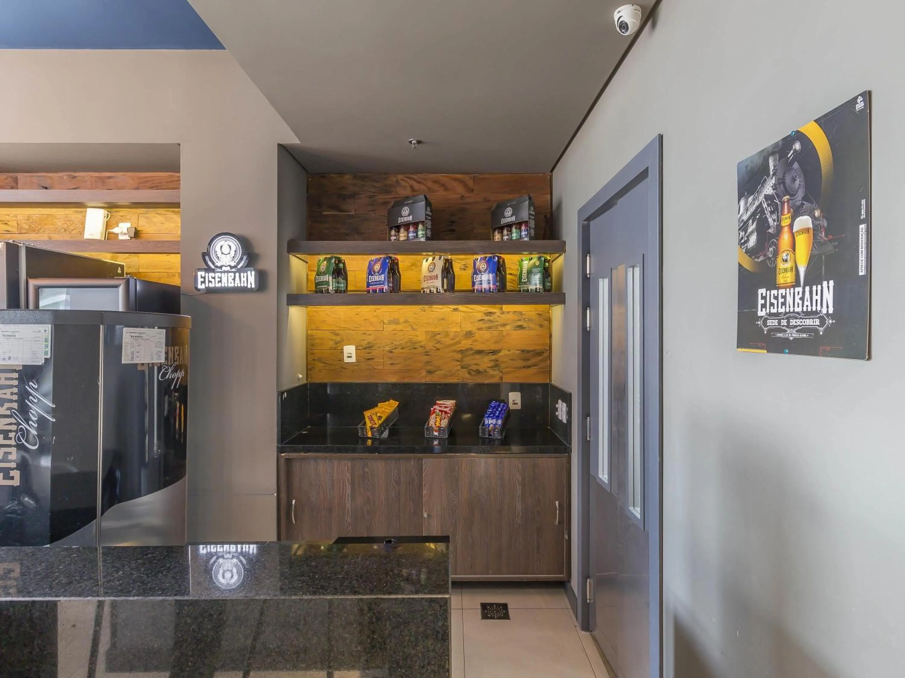 Lounge or bar in ibis budget Blumenau