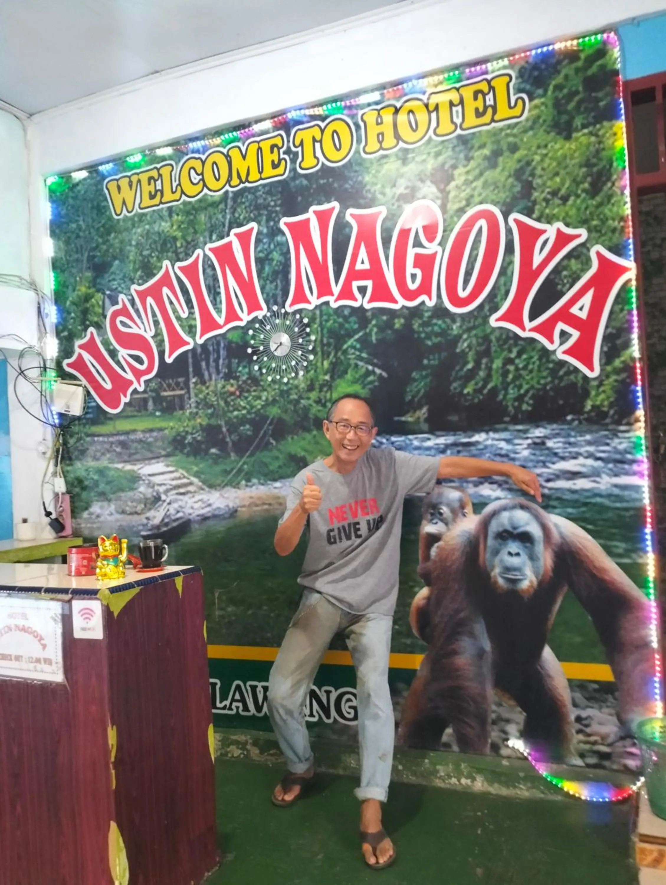 group of guests in Ustin Nagoya Bukit Lawang Orangutan Trekking & transport only book with us