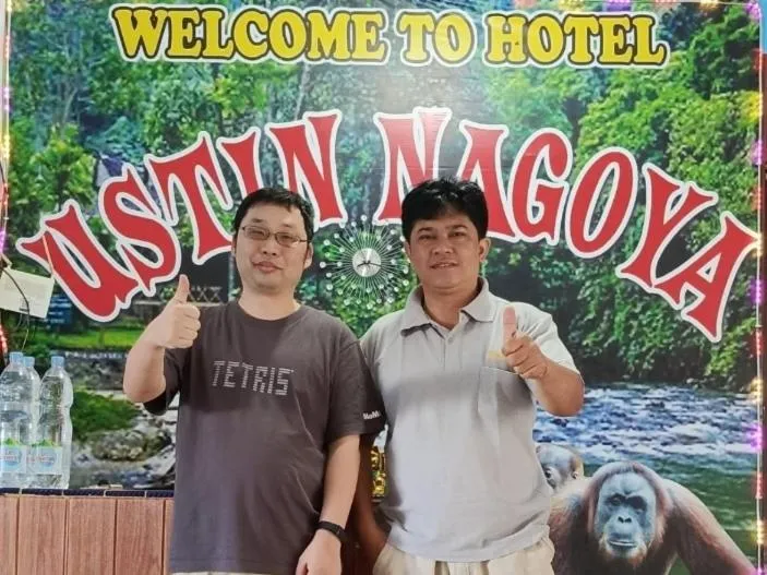 Ustin Nagoya Bukit Lawang Orangutan Trekking & transport only book with us
