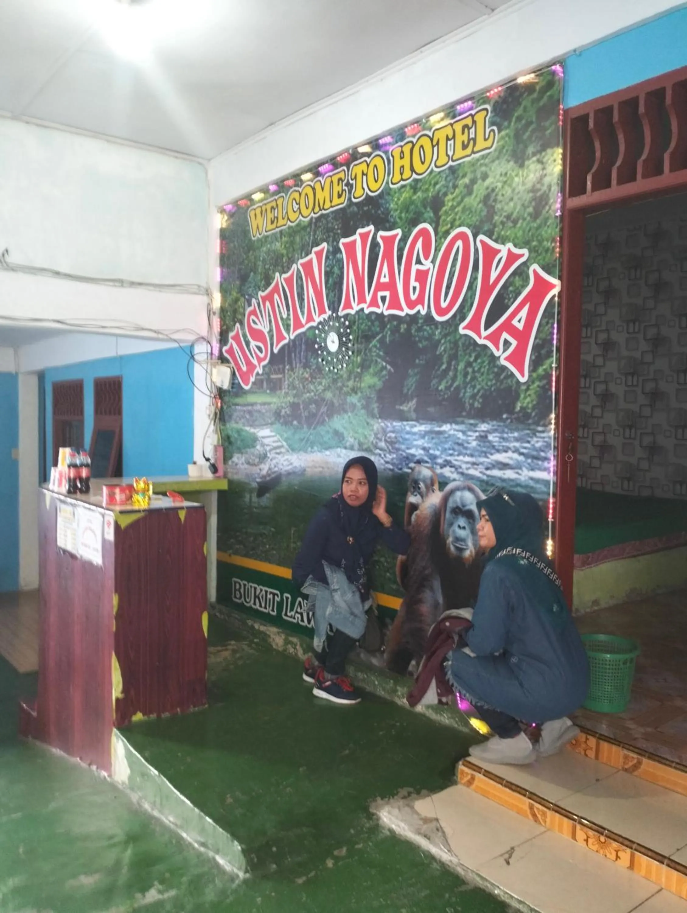 group of guests in Ustin Nagoya Bukit Lawang Orangutan Trekking & transport only book with us