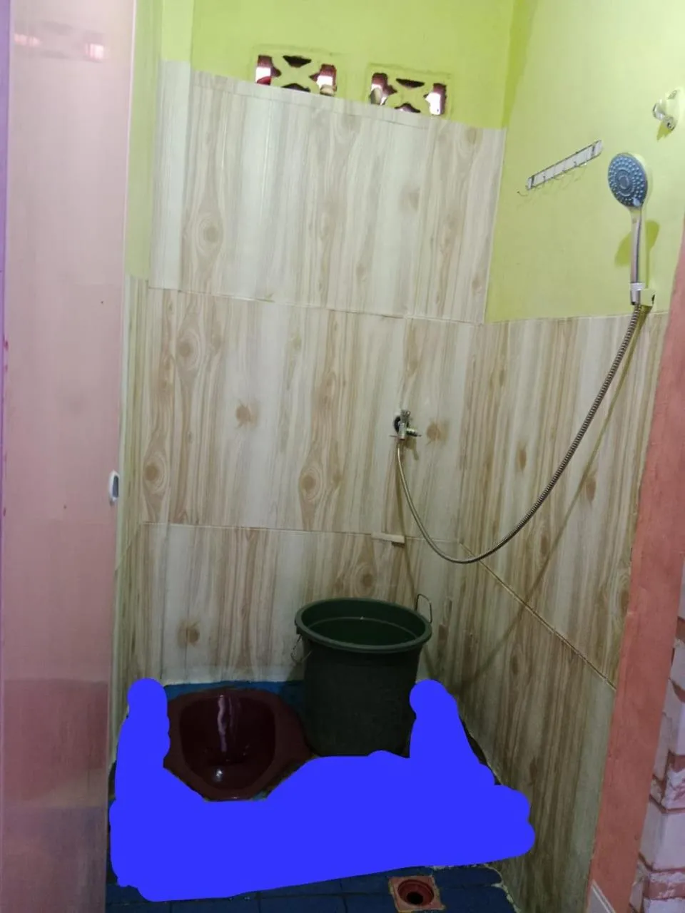 Toilet in Ustin Nagoya Bukit Lawang Orangutan Trekking & transport only book with us