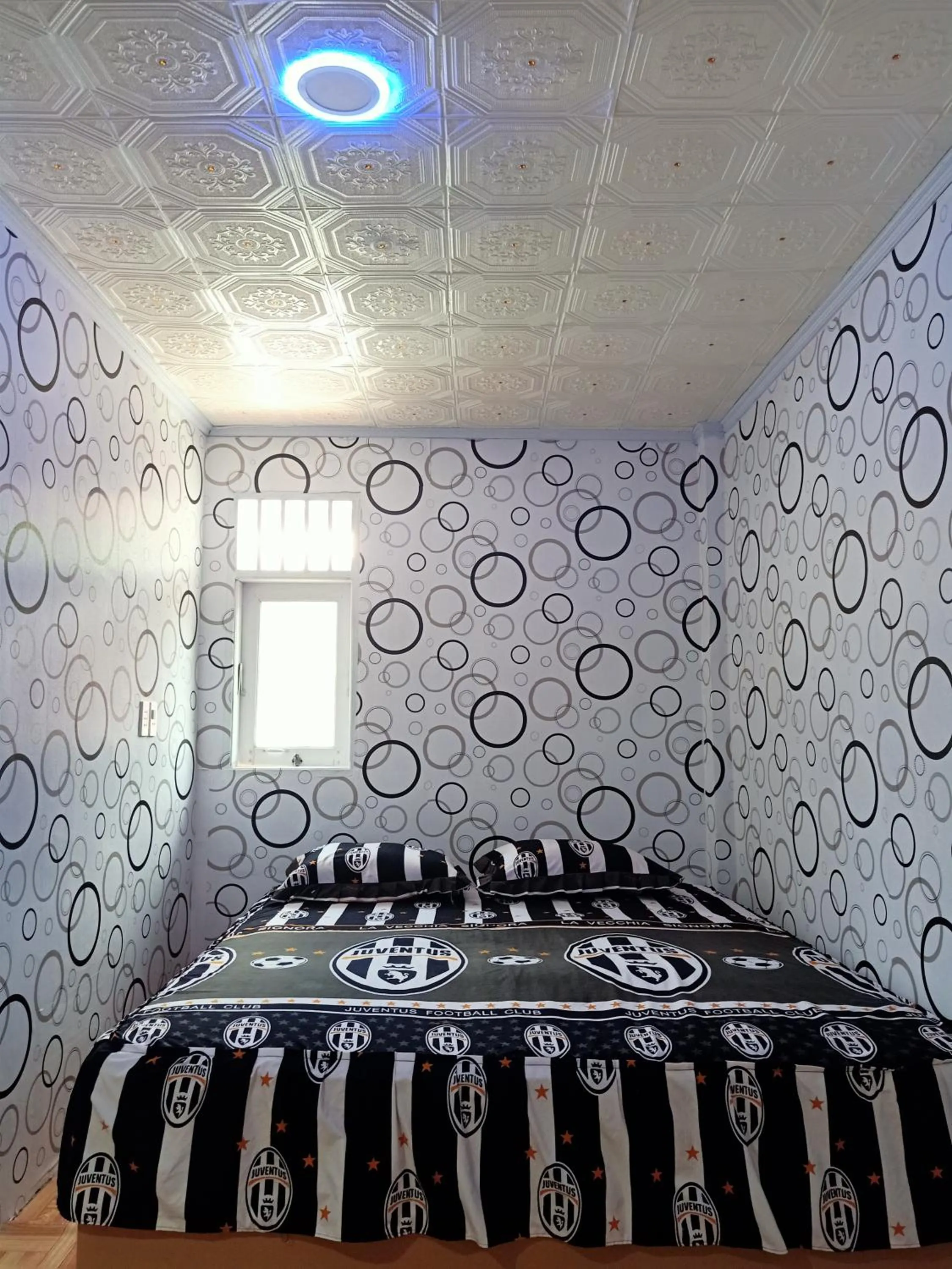 Bed in Ustin Nagoya Bukit Lawang Orangutan Trekking & transport only book with us