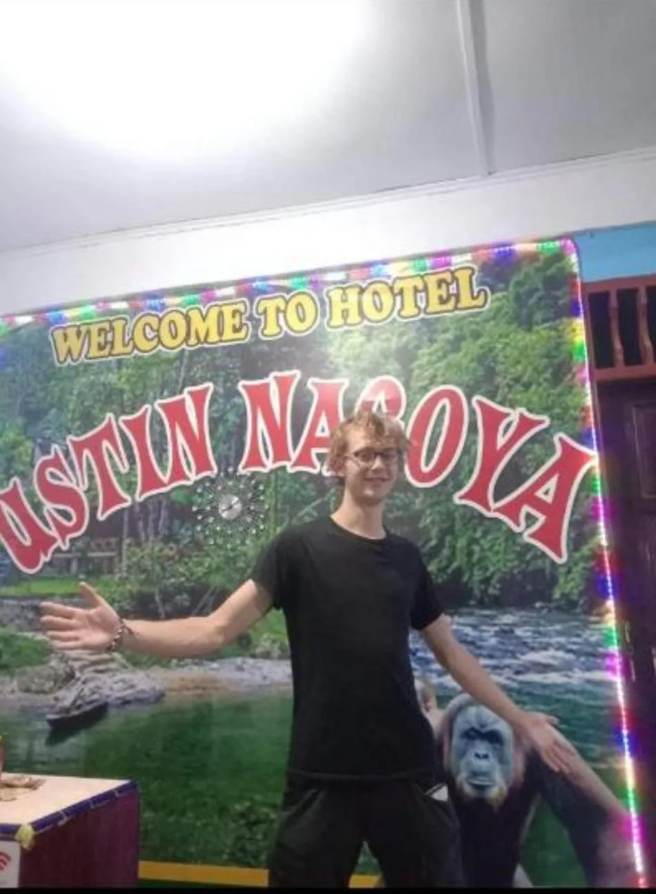 People in Ustin Nagoya Bukit Lawang Orangutan Trekking & transport only book with us