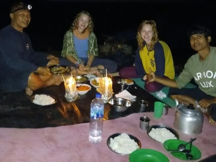 Ustin Nagoya Bukit Lawang Orangutan Trekking & transport only book with us