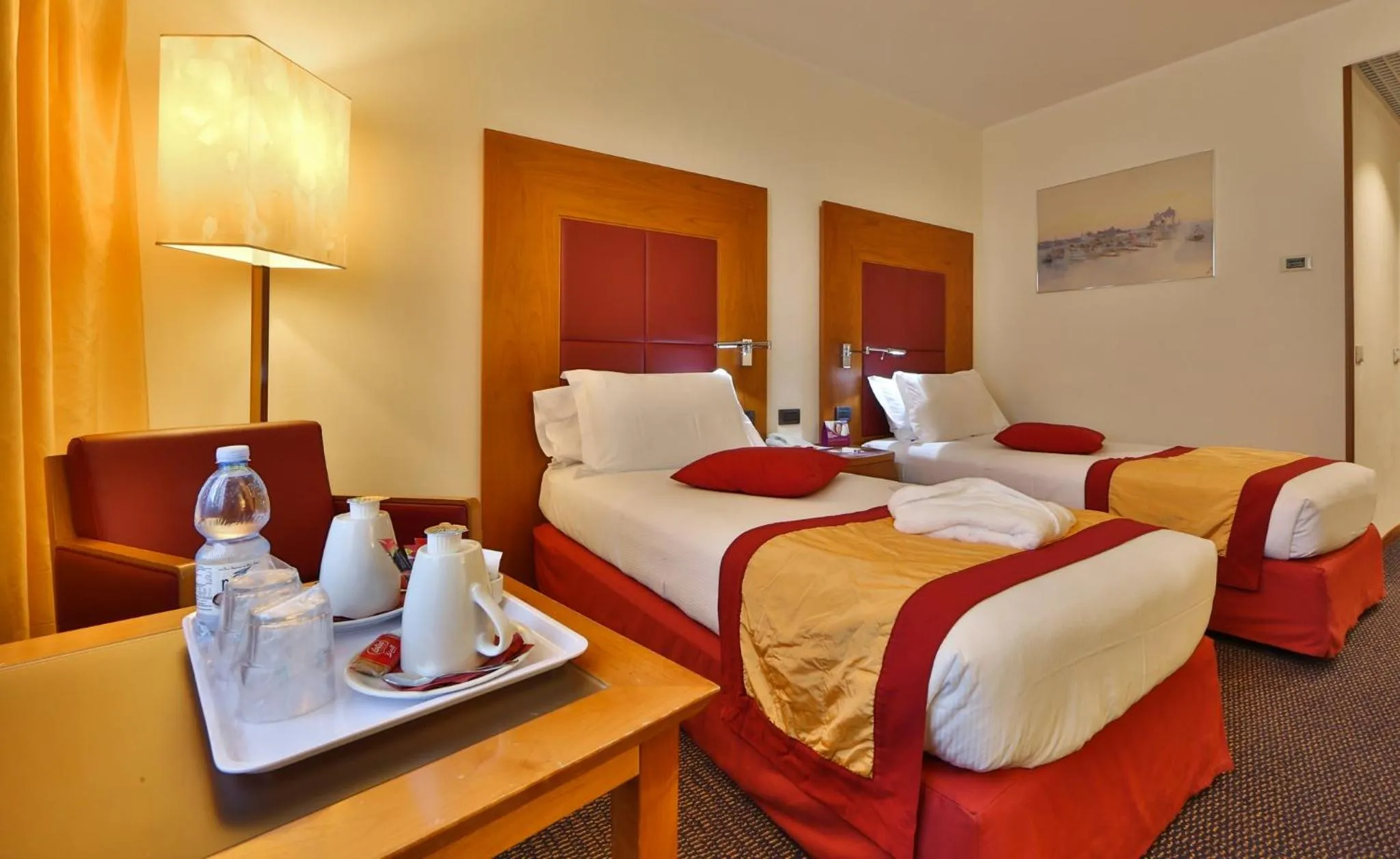 Photo of the whole room, Bed in Crowne Plaza Venice East by IHG