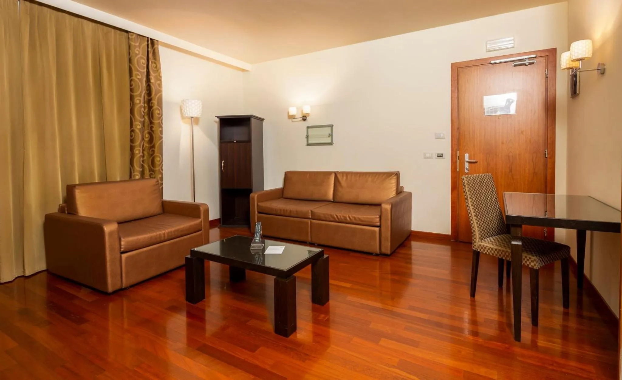 Photo of the whole room in Crowne Plaza Venice East by IHG