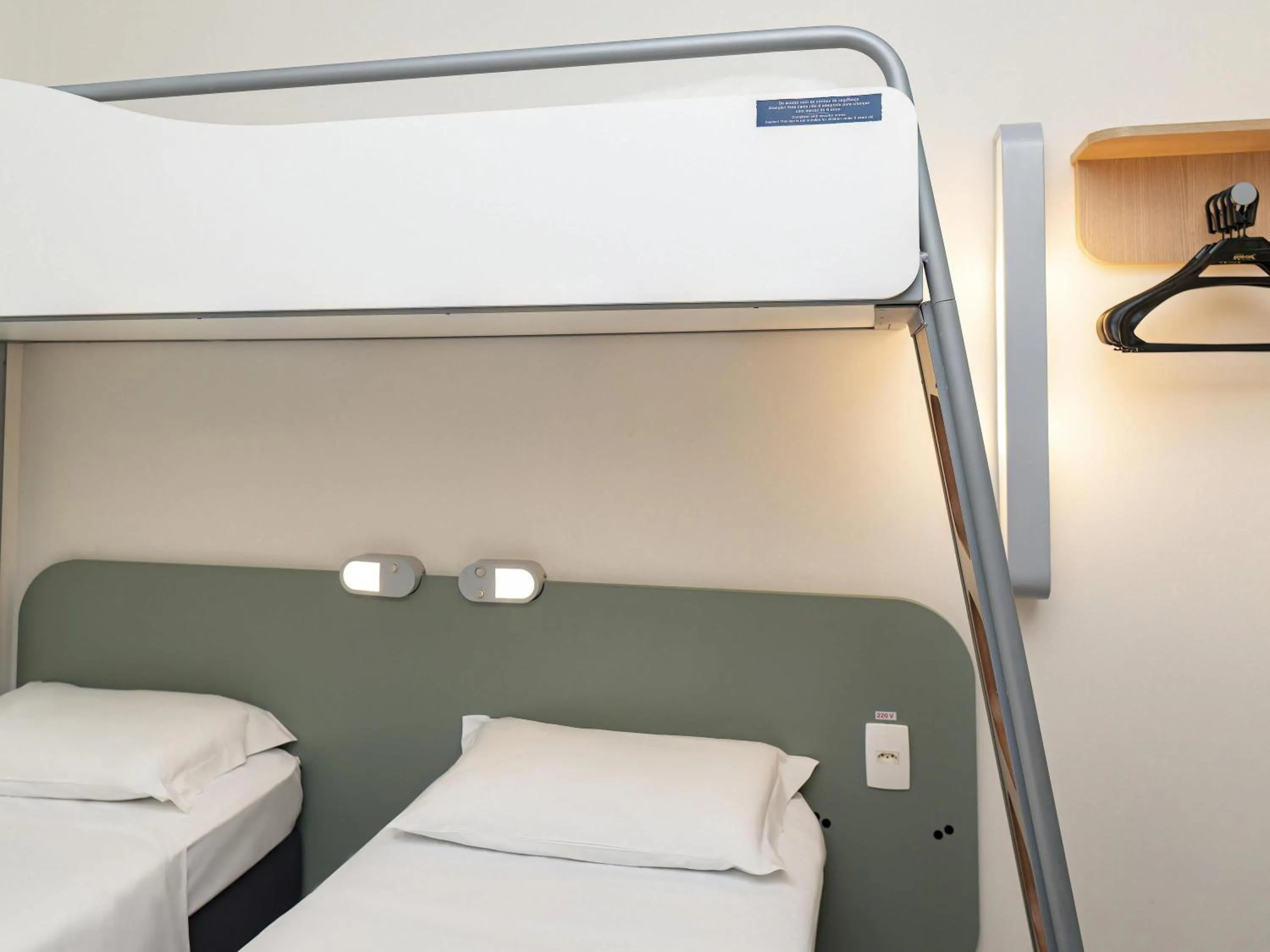 Bedroom, Bed in ibis budget Curitiba Aeroporto