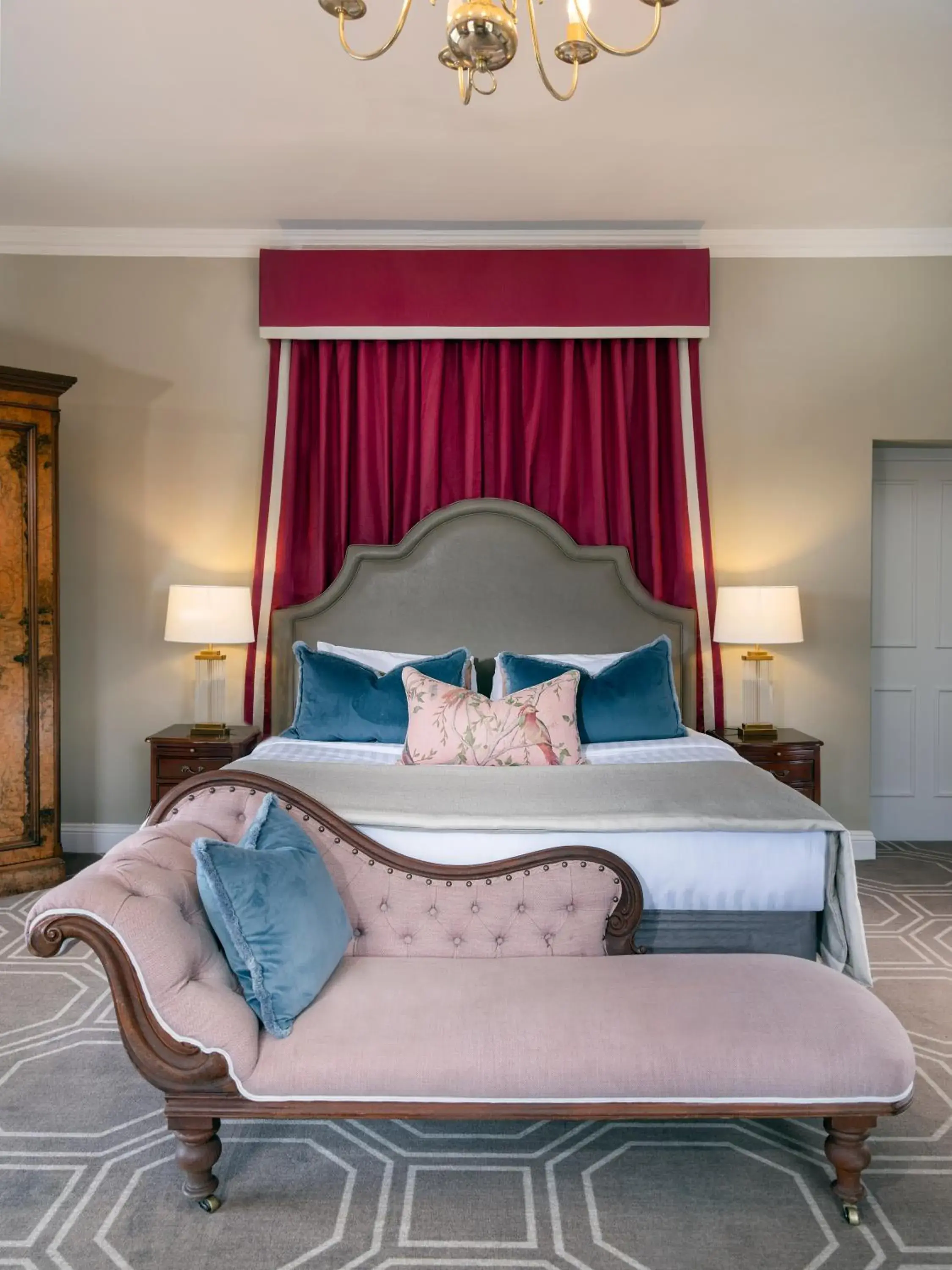 Bed in Castle Oaks House Hotel Bed in Castle Oaks House Hotel