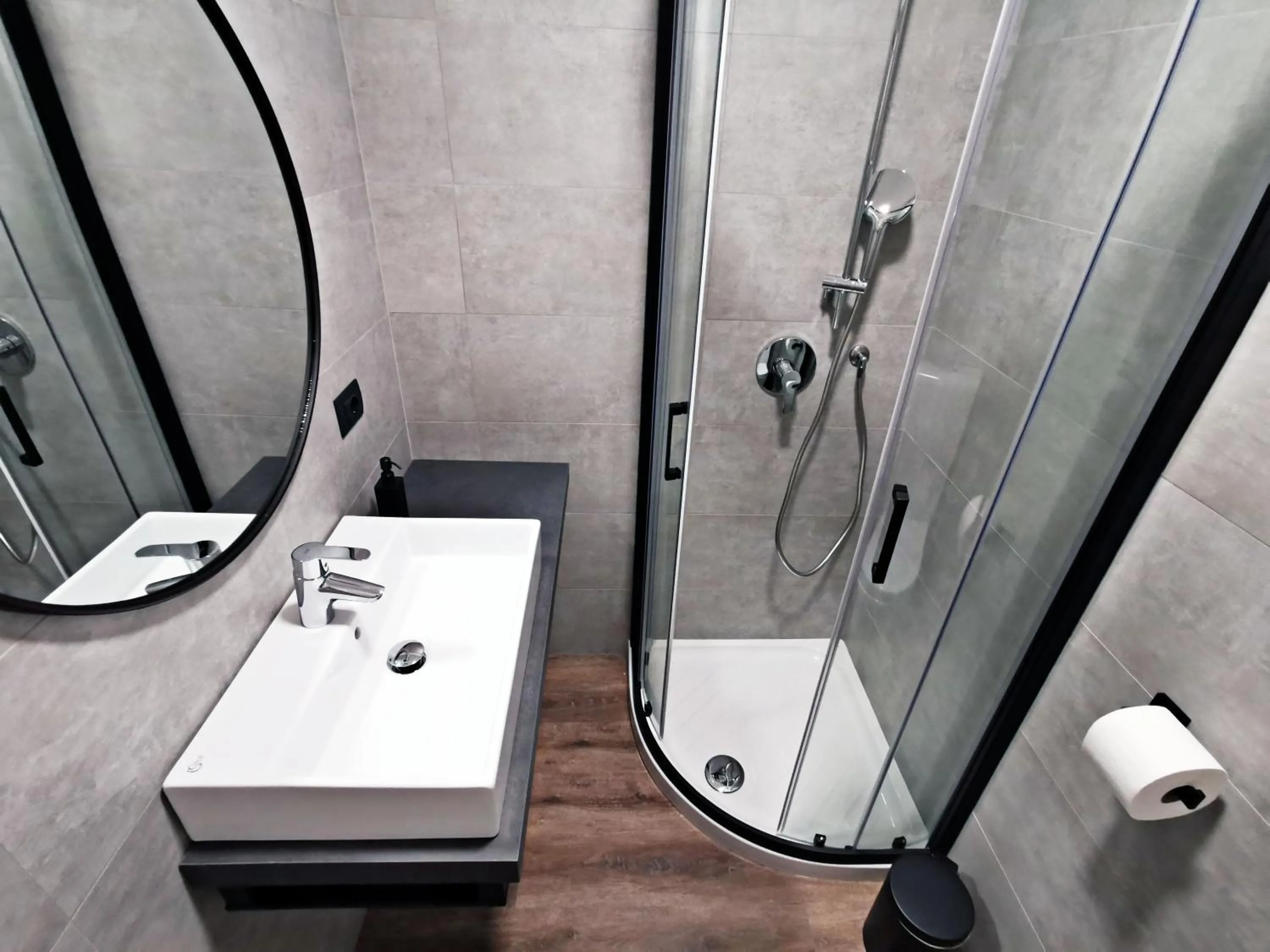 Shower in Villa Paola B&B