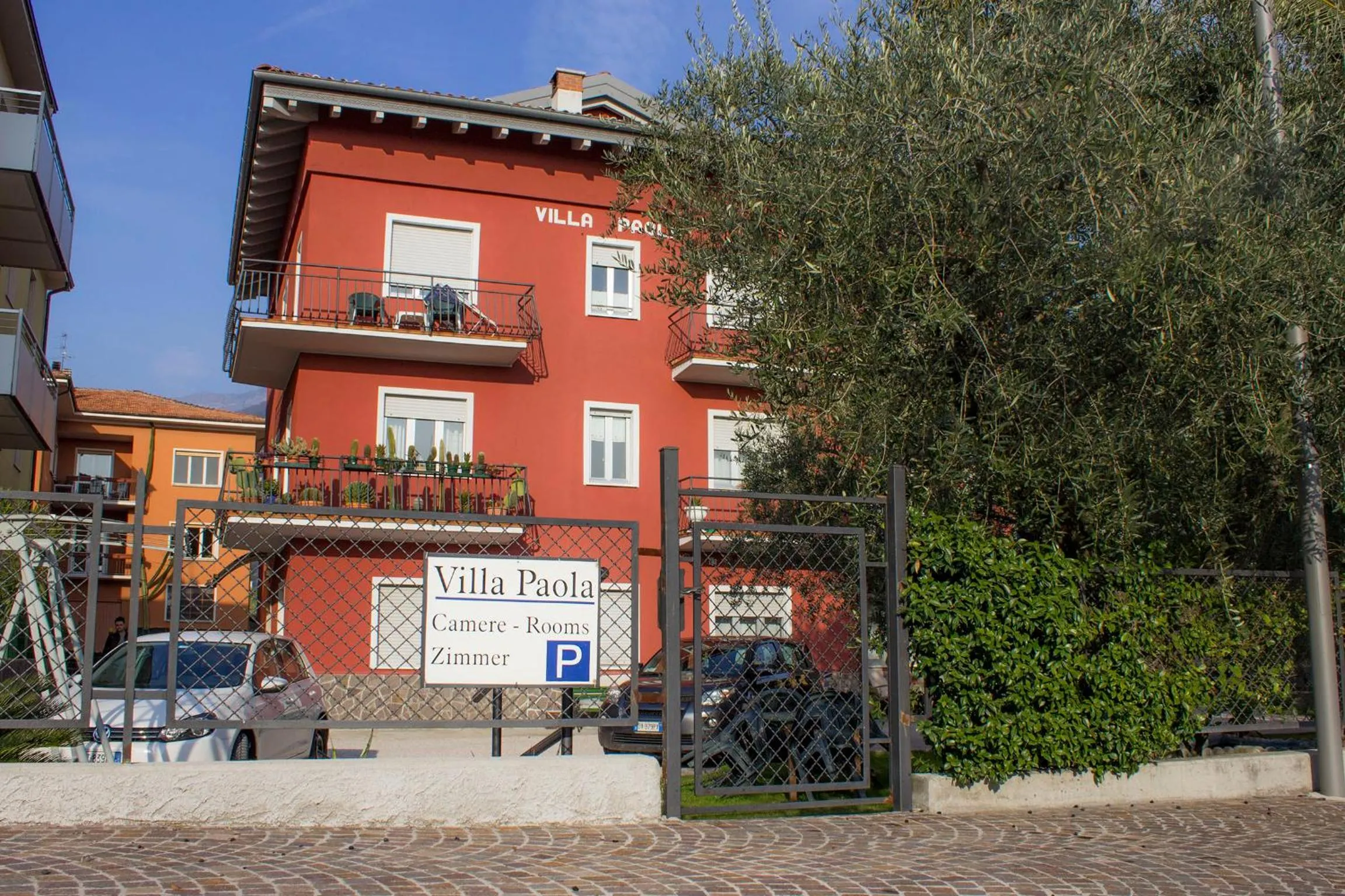 Facade/entrance in Villa Paola B&B