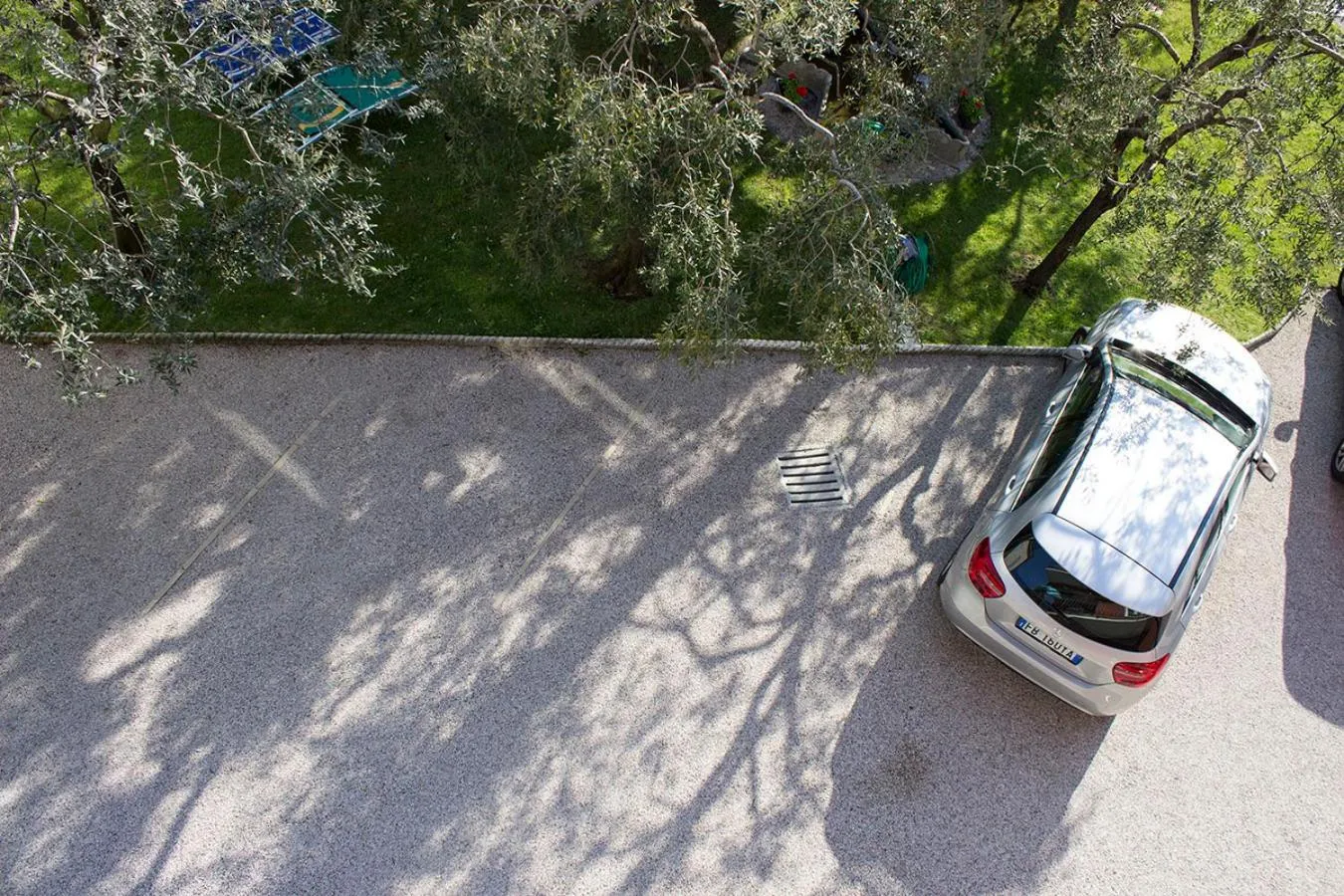 Parking in Villa Paola B&B