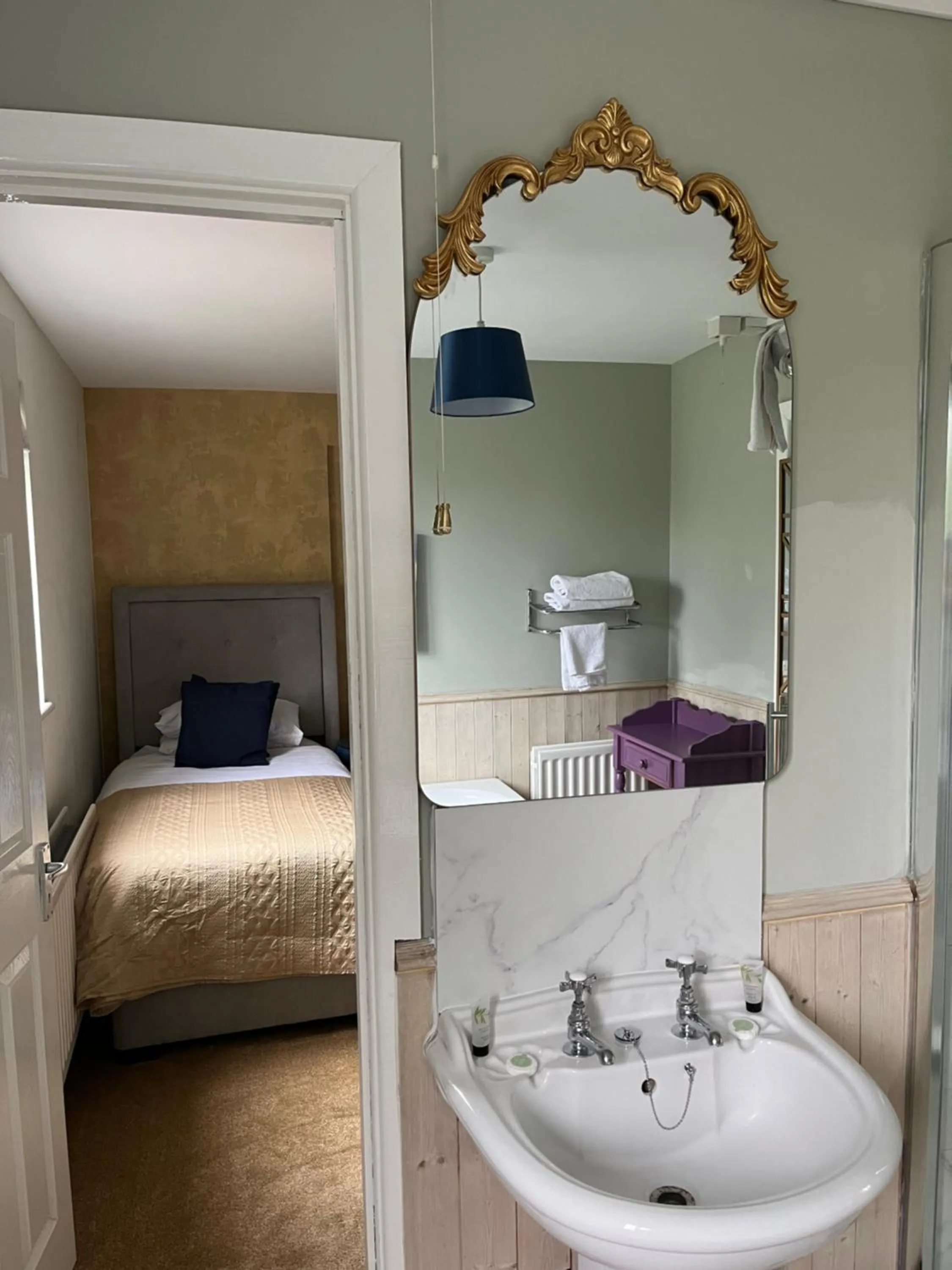 Bed in Overdale Motel