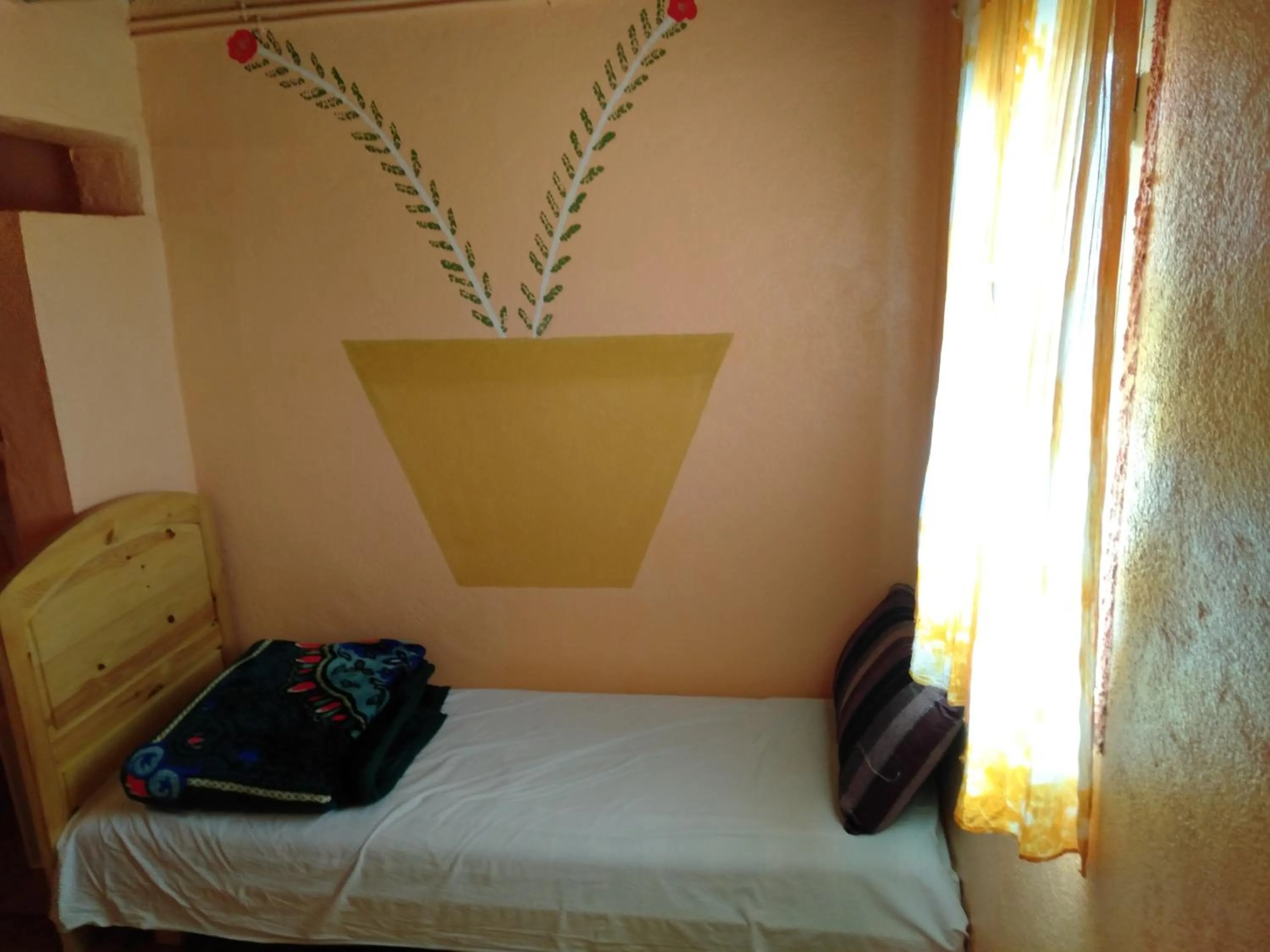 Photo of the whole room, Bed in Auberge Aain Nakhla