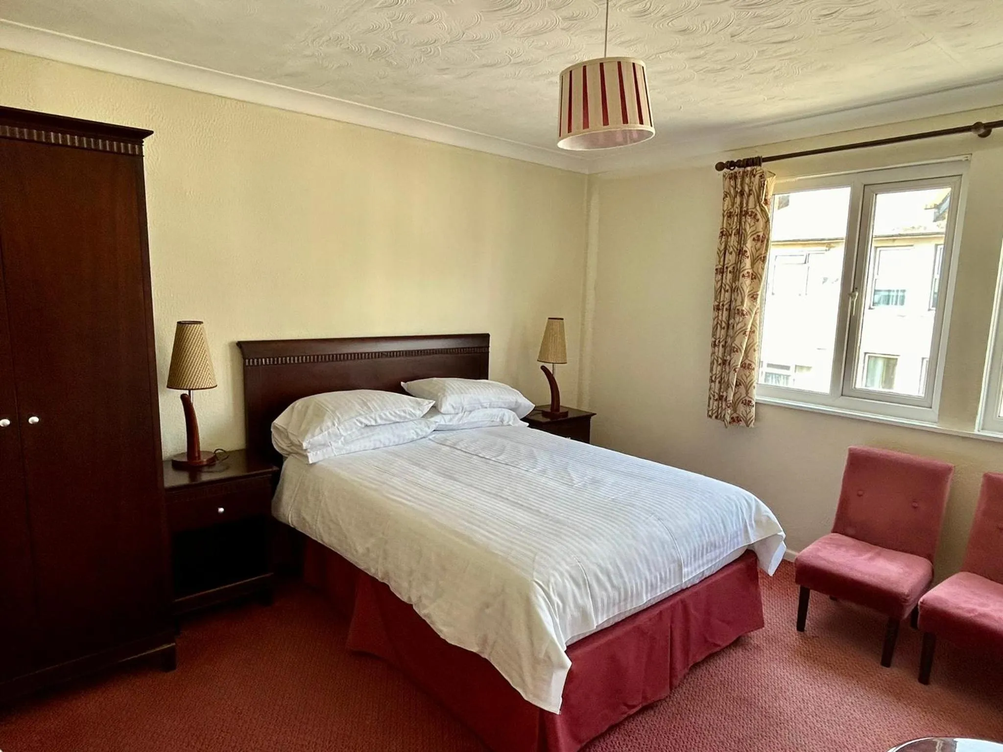 Bed in Regent Court - Seafront, Sandown, Isle of Wight