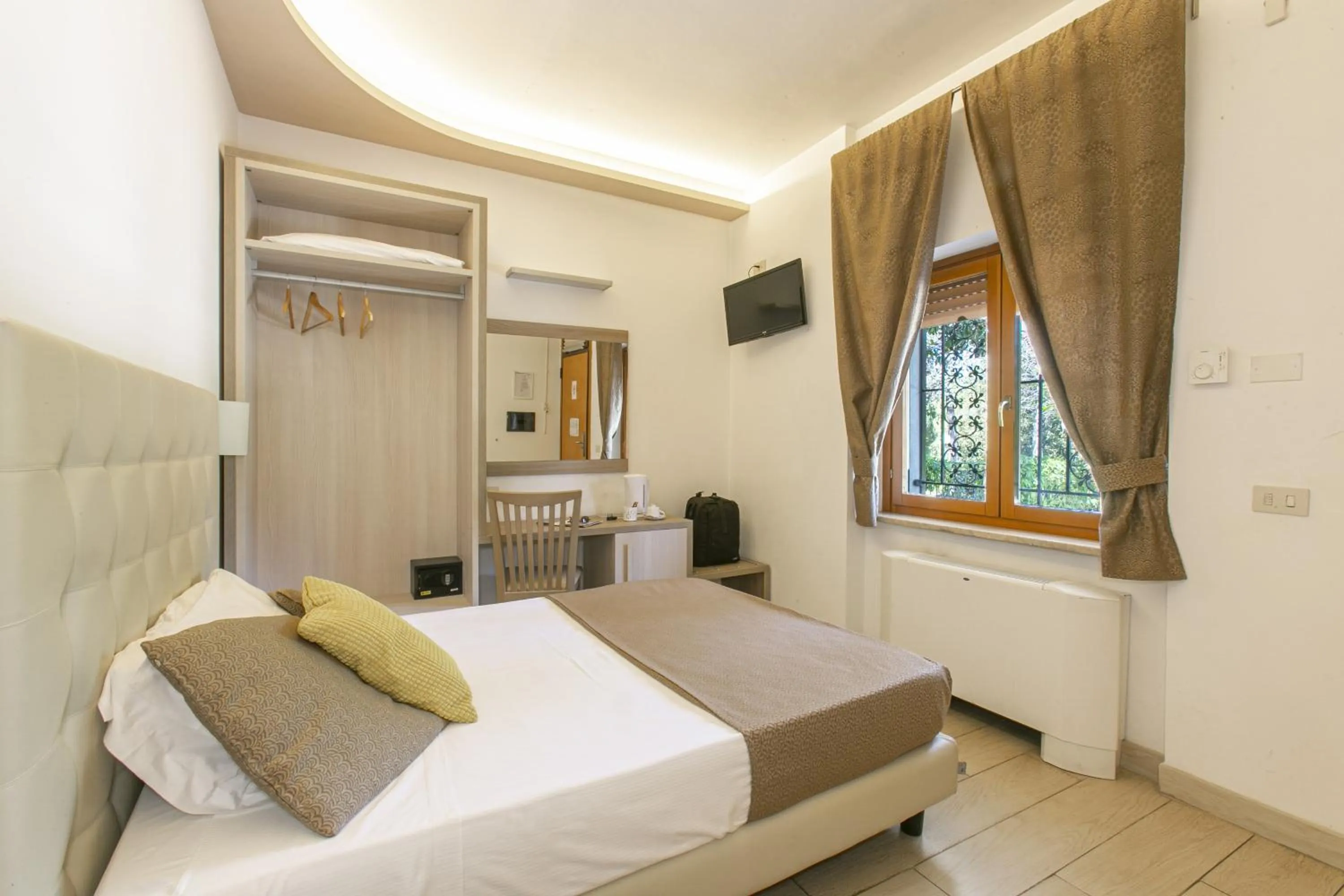 Photo of the whole room, Bed in Hotel Boomerang