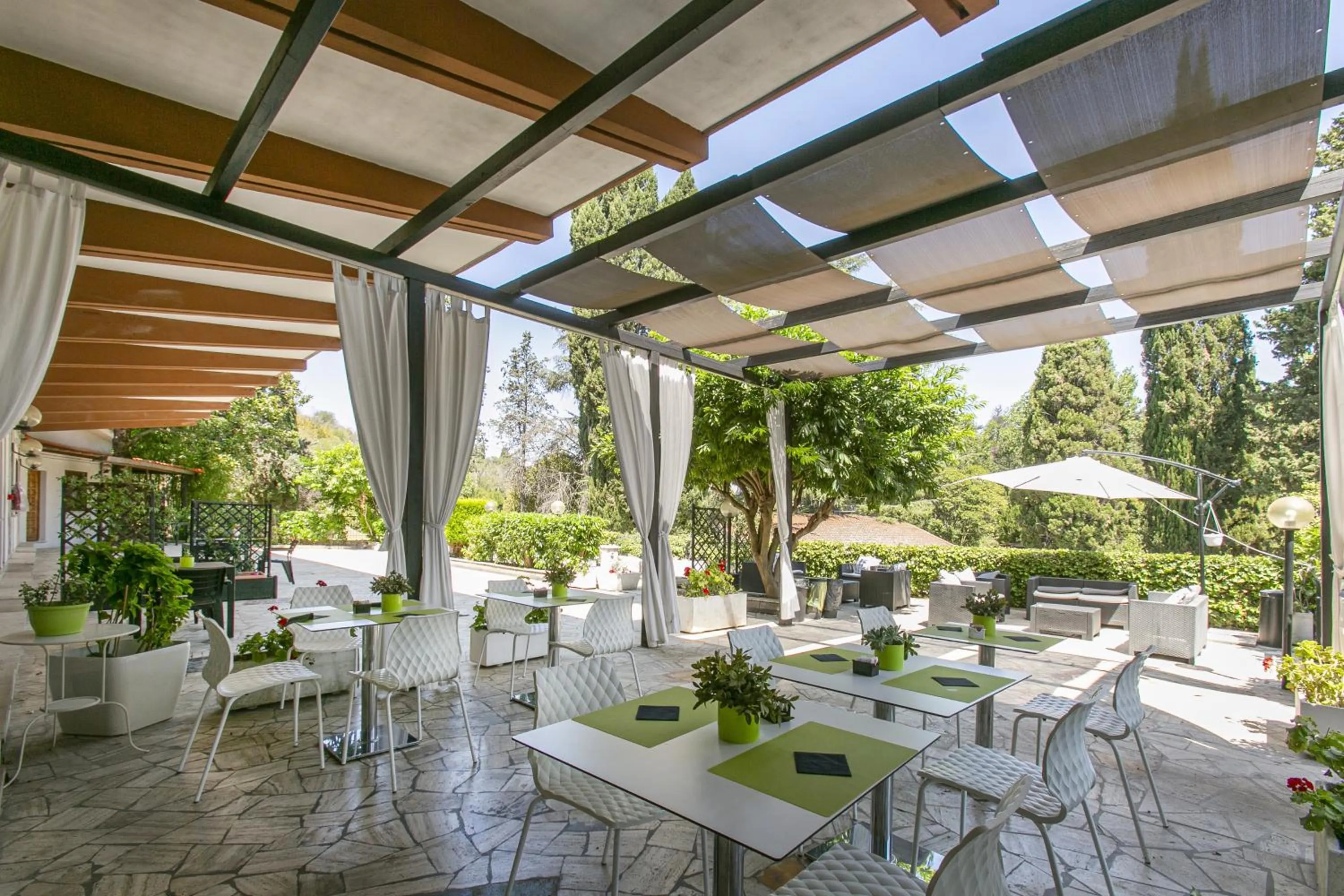 Patio in Hotel Boomerang