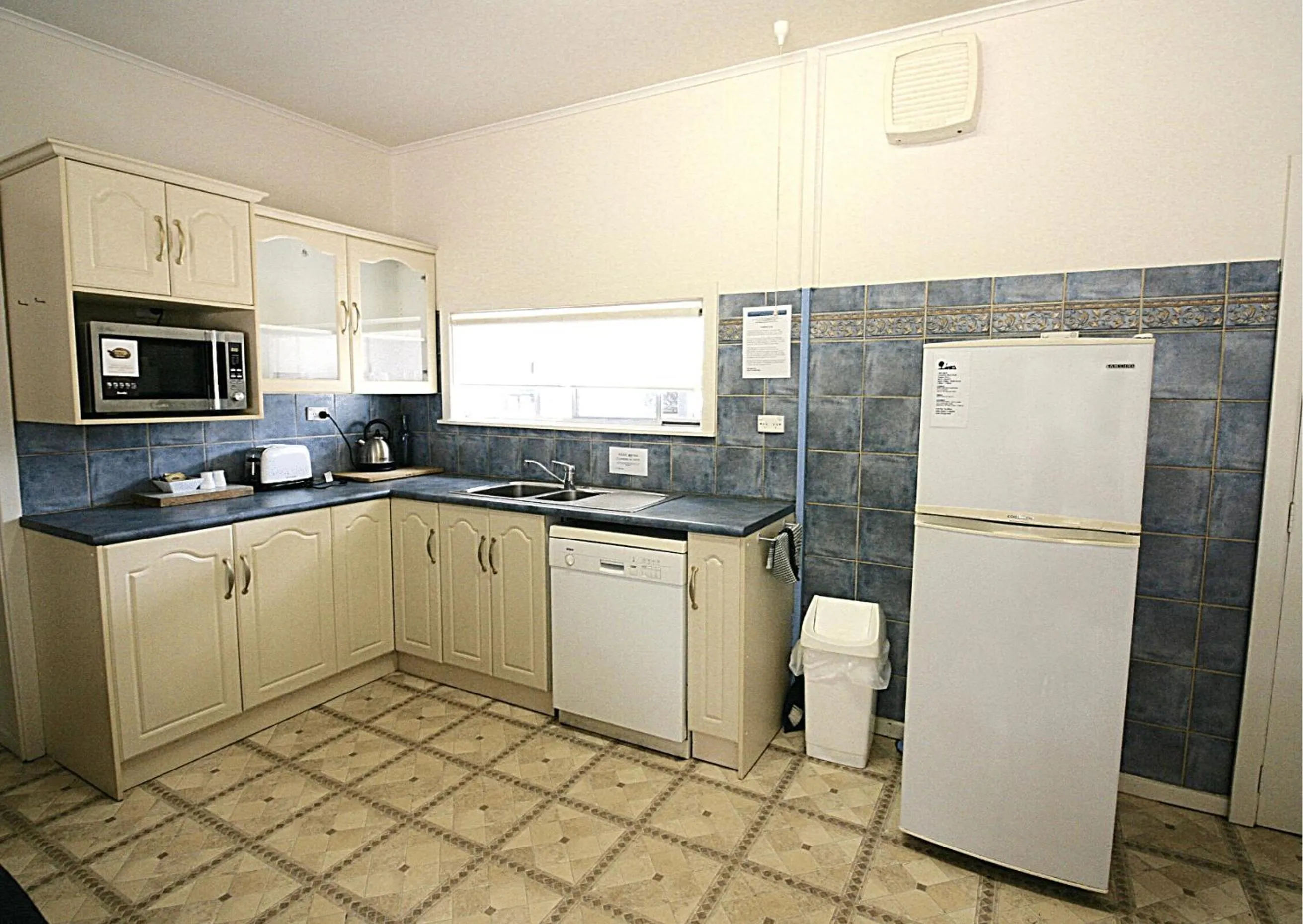 Kitchen or kitchenette in Kangaroo Island Coastal Villas