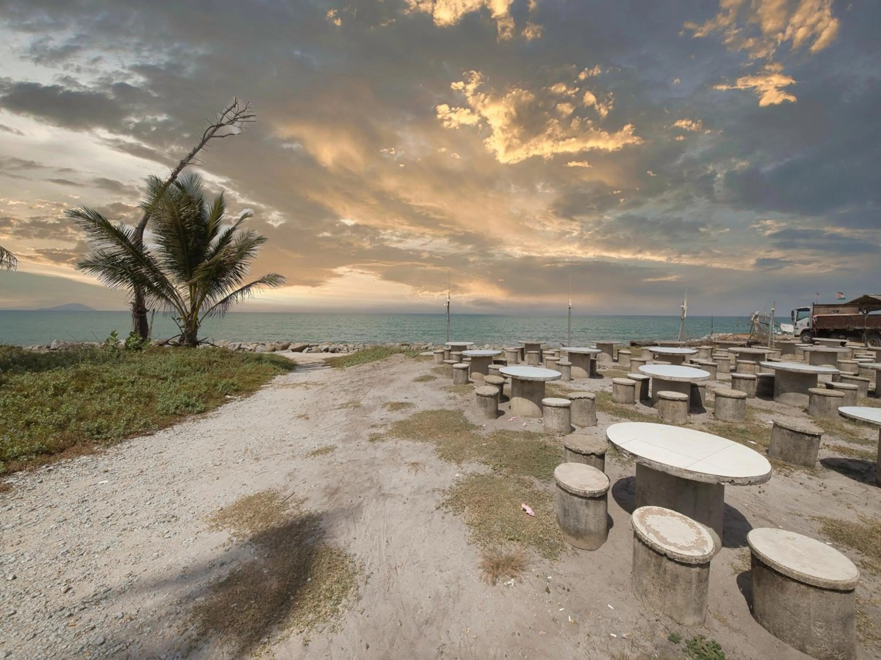 Facade/entrance in Hotel O Teratak Samuderakita, Chalet & Guesthouse