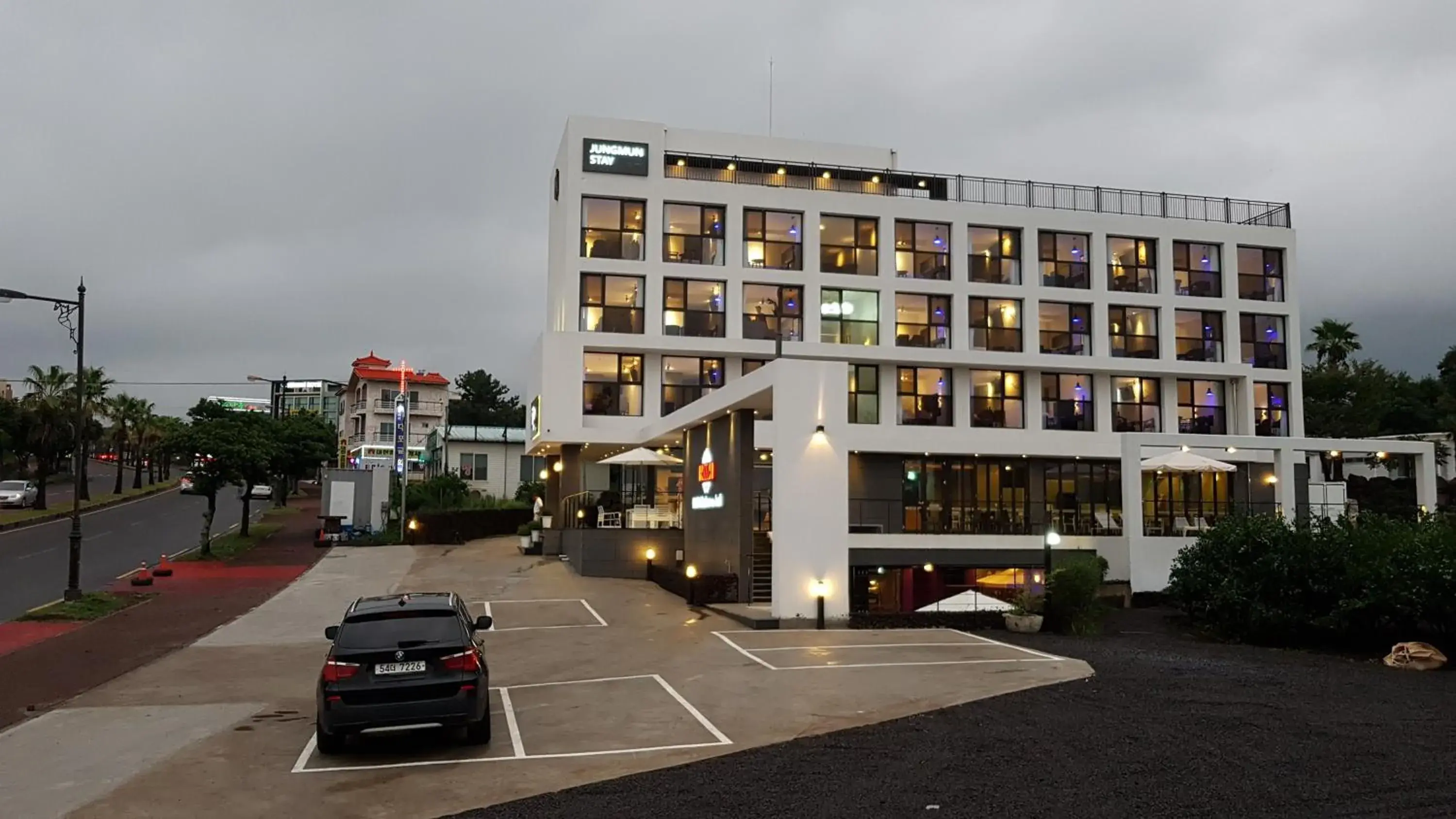 Property building in Hotel Stay Interview Jeju Property building in Hotel Stay Interview Jeju