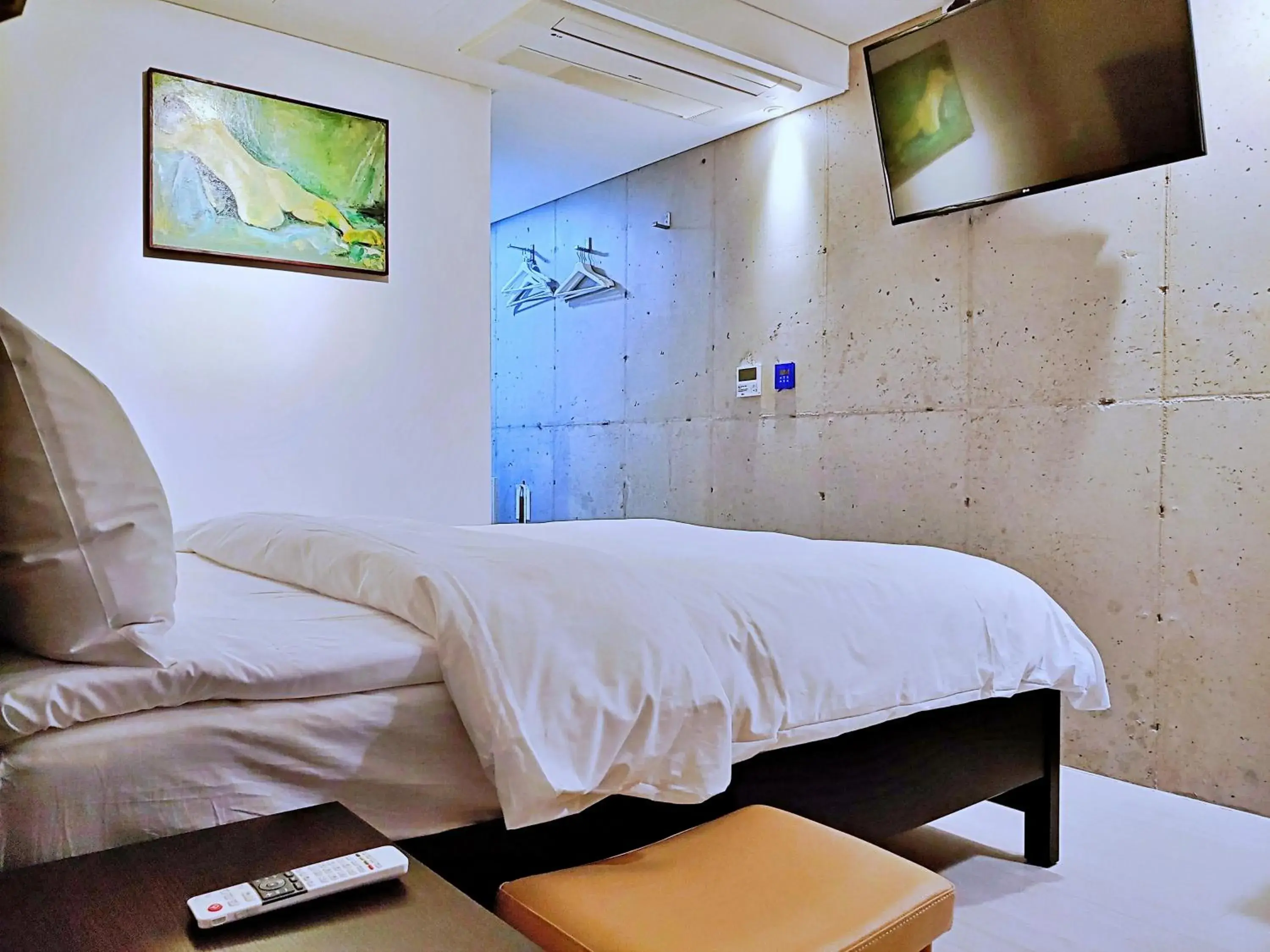 Bed in Hotel Stay Interview Jeju Bed in Hotel Stay Interview Jeju